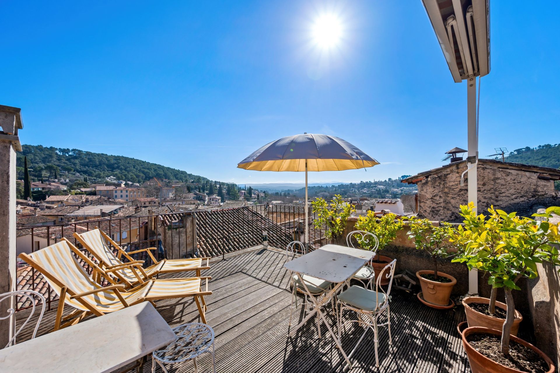 luxury provencale house 9 Rooms for sale on COTIGNAC (83570)