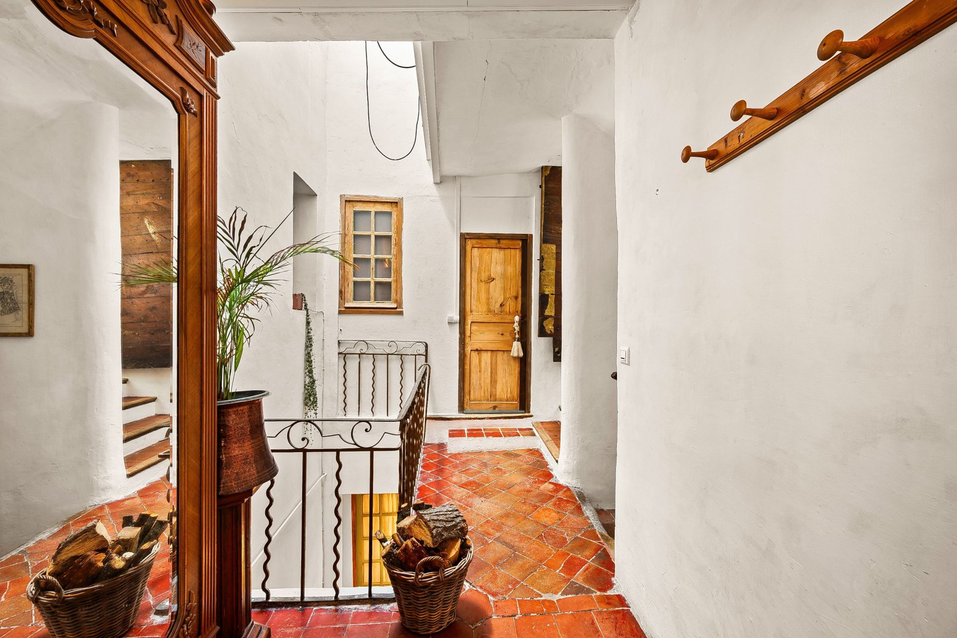 luxury provencale house 9 Rooms for sale on COTIGNAC (83570)