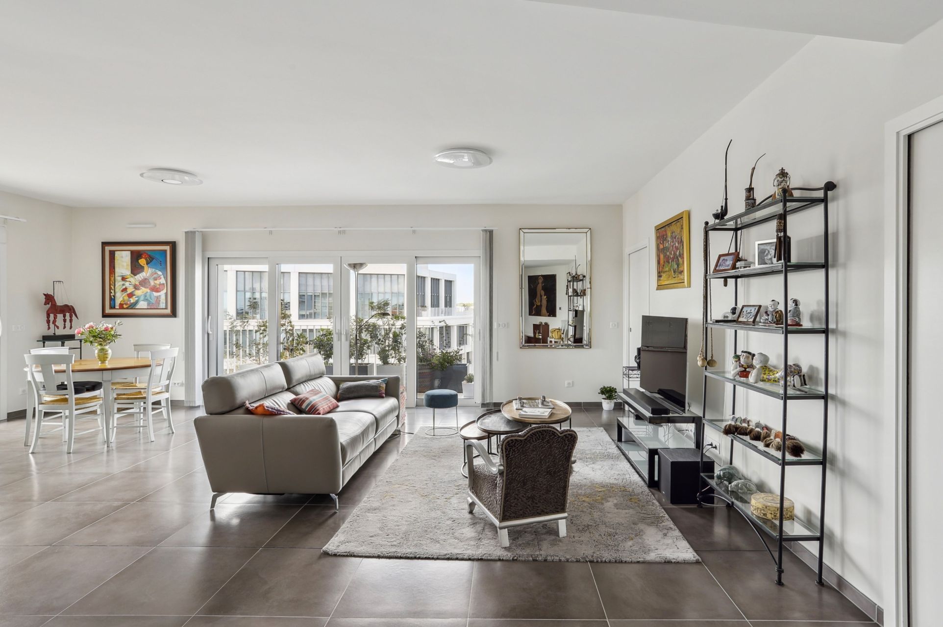 luxury apartment 4 Rooms for sale on MONTPELLIER (34000)