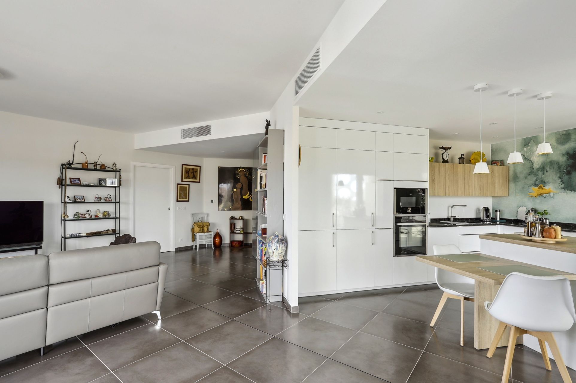 luxury apartment 4 Rooms for sale on MONTPELLIER (34000)