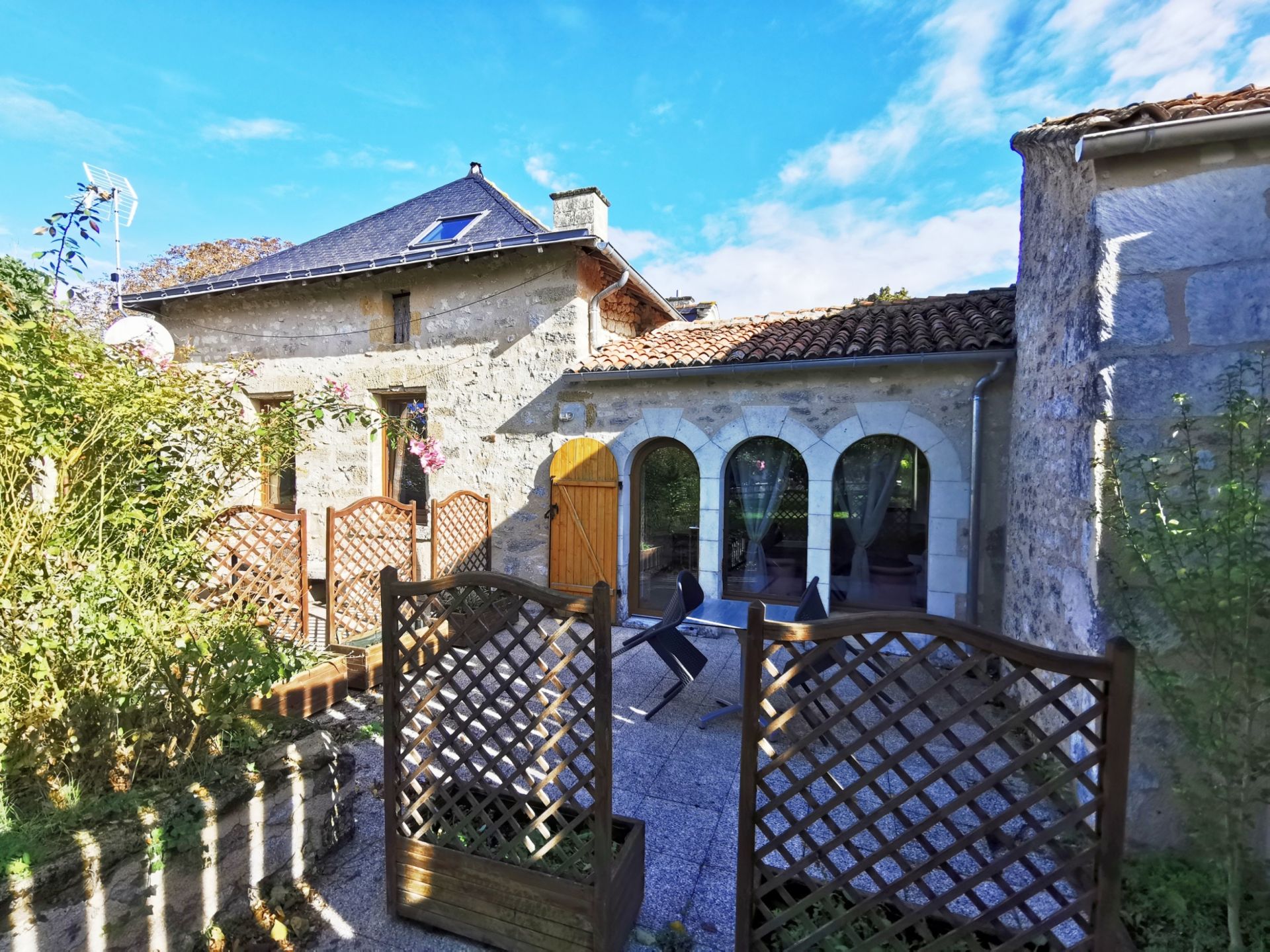 luxury house 15 Rooms for sale on DOUE LA FONTAINE (49700)
