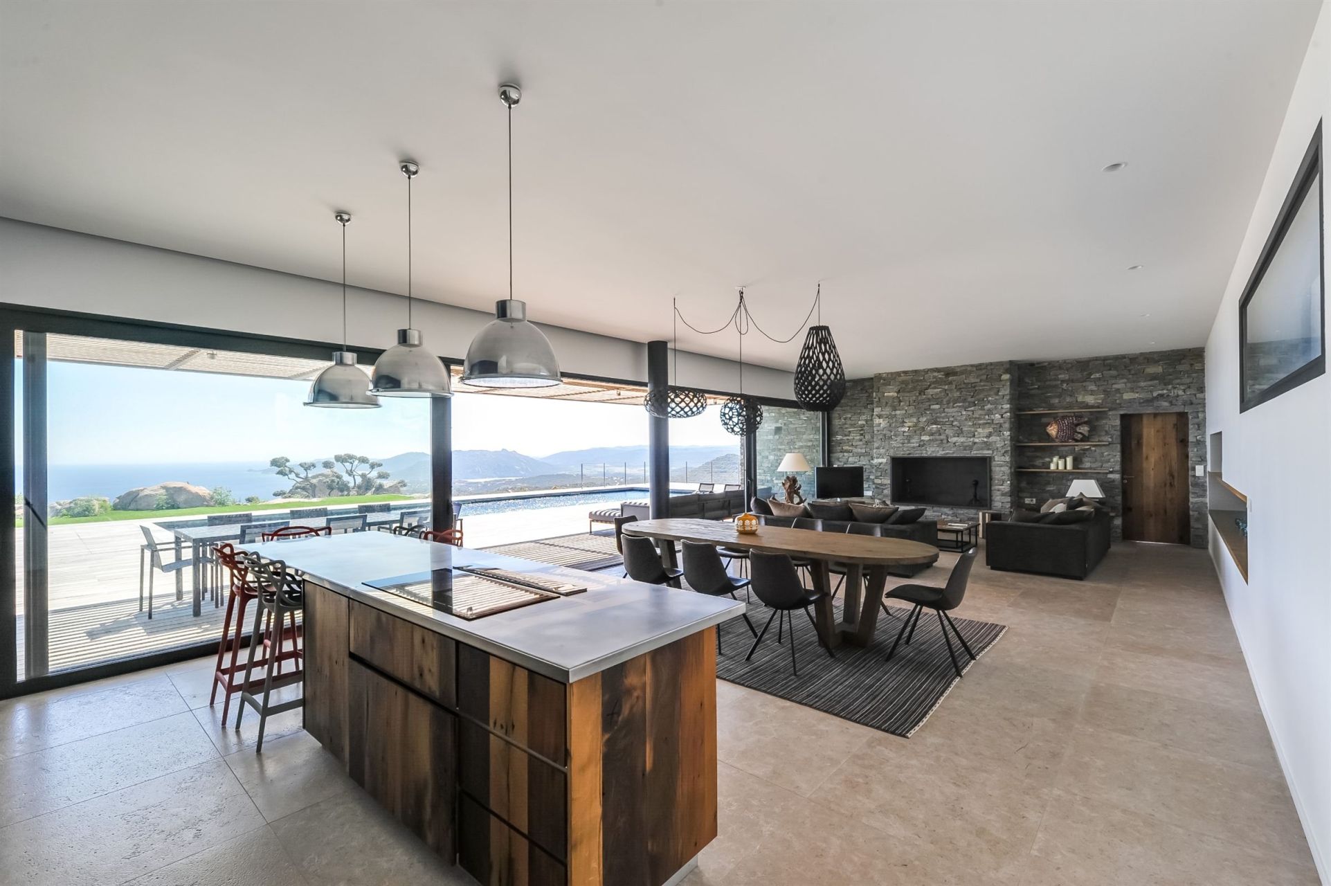 villa de luxe 7 Pièces en location saisonnière sur PORTO VECCHIO (20137)