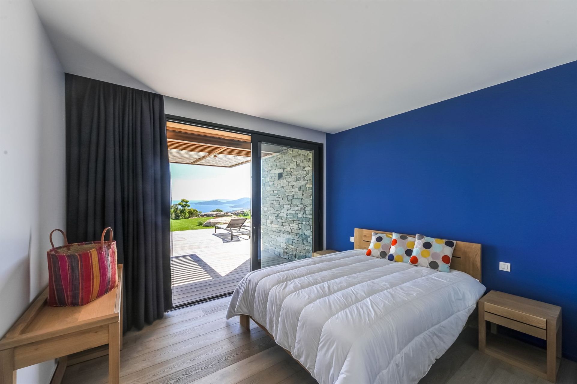 villa de luxe 7 Pièces en location saisonnière sur PORTO VECCHIO (20137)