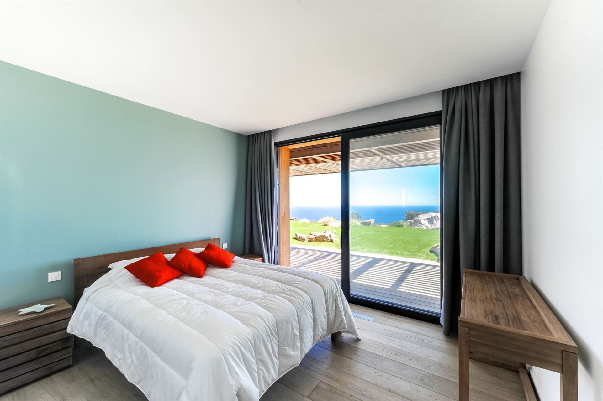 villa de luxe 7 Pièces en location saisonnière sur PORTO VECCHIO (20137)