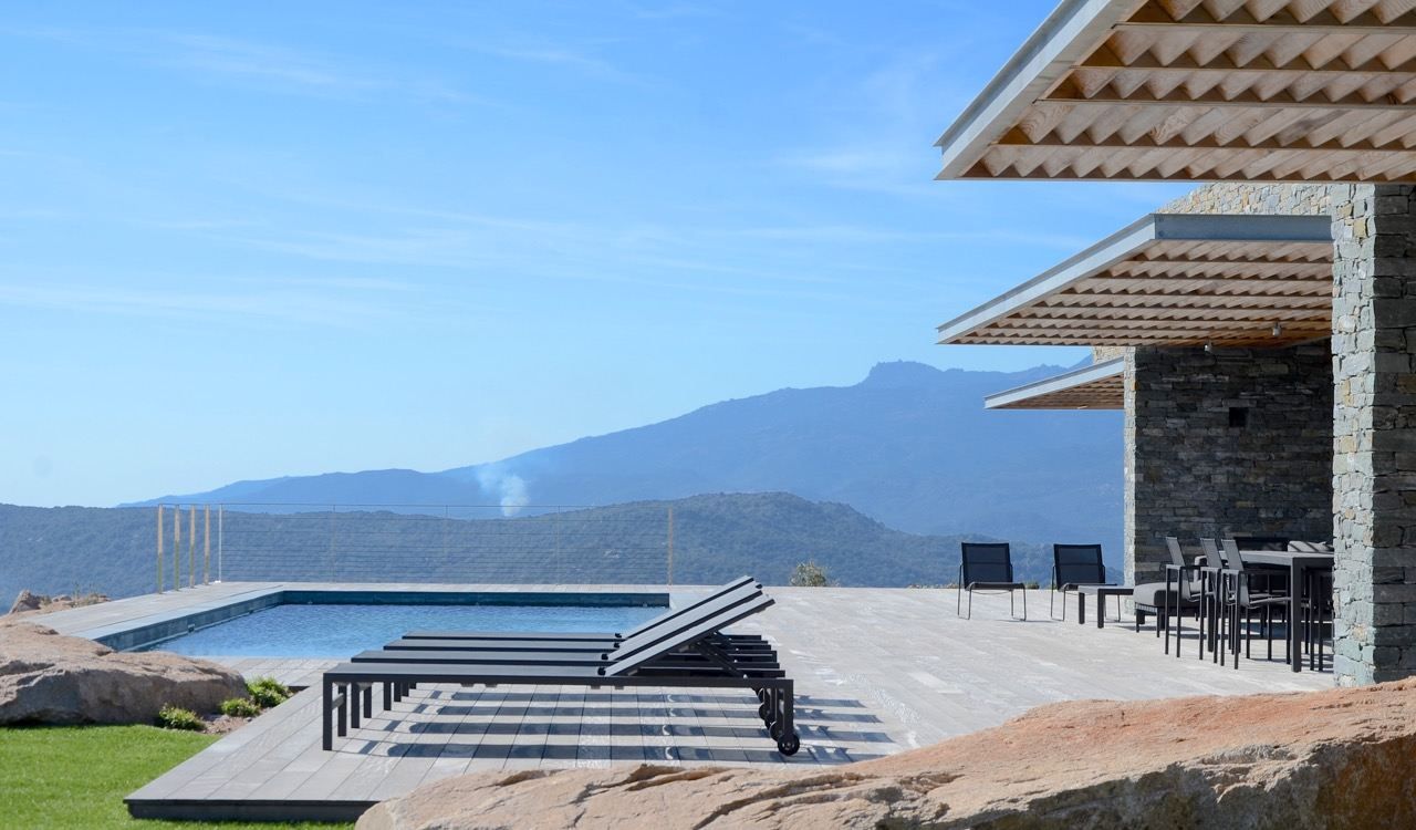 villa de luxe 7 Pièces en location saisonnière sur PORTO VECCHIO (20137)