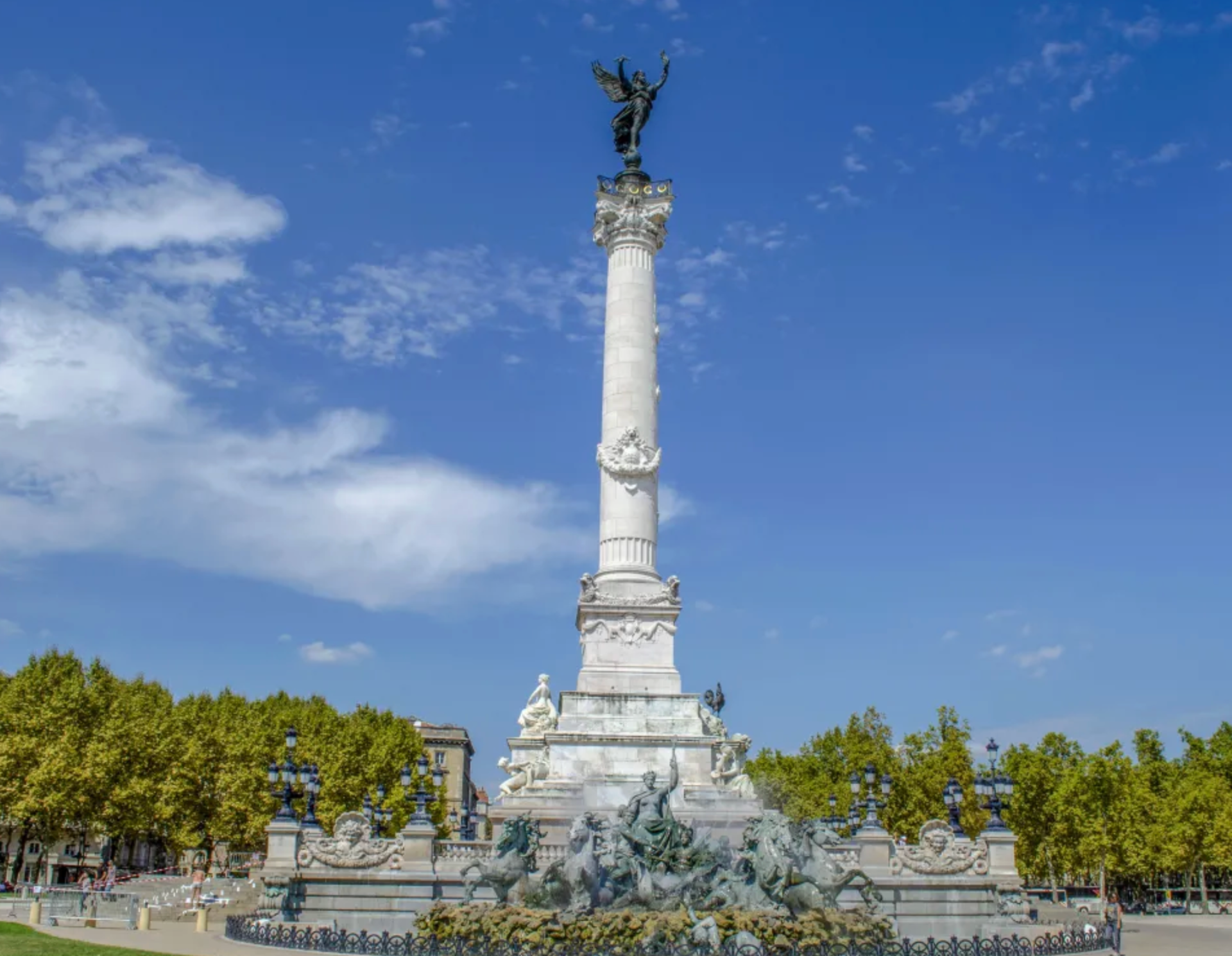 luxury house 10 Rooms for sale on BORDEAUX (33000)