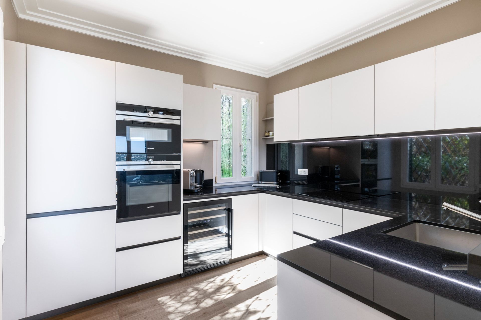 luxury apartment 2 Rooms for sale on NICE (06000)