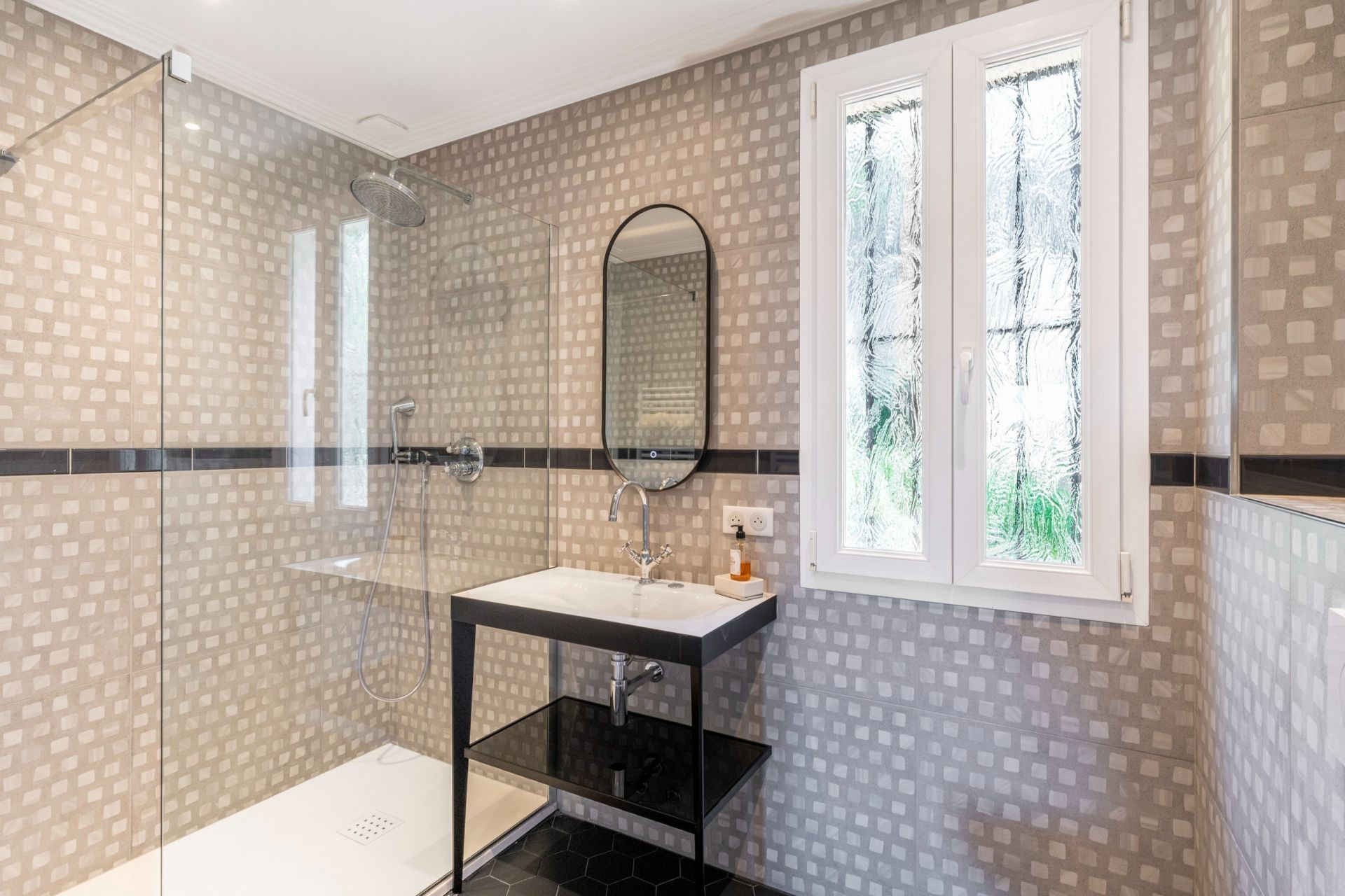 luxury apartment 2 Rooms for sale on NICE (06000)