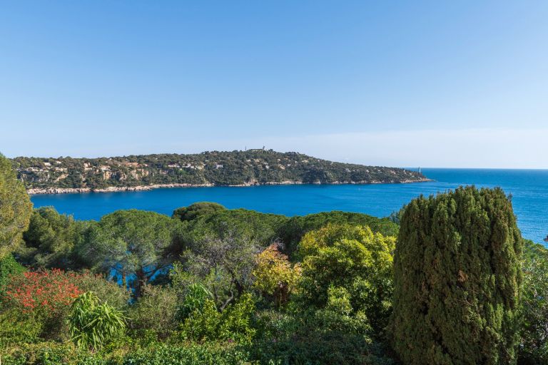 luxury apartment 2 Rooms for sale on NICE (06000)