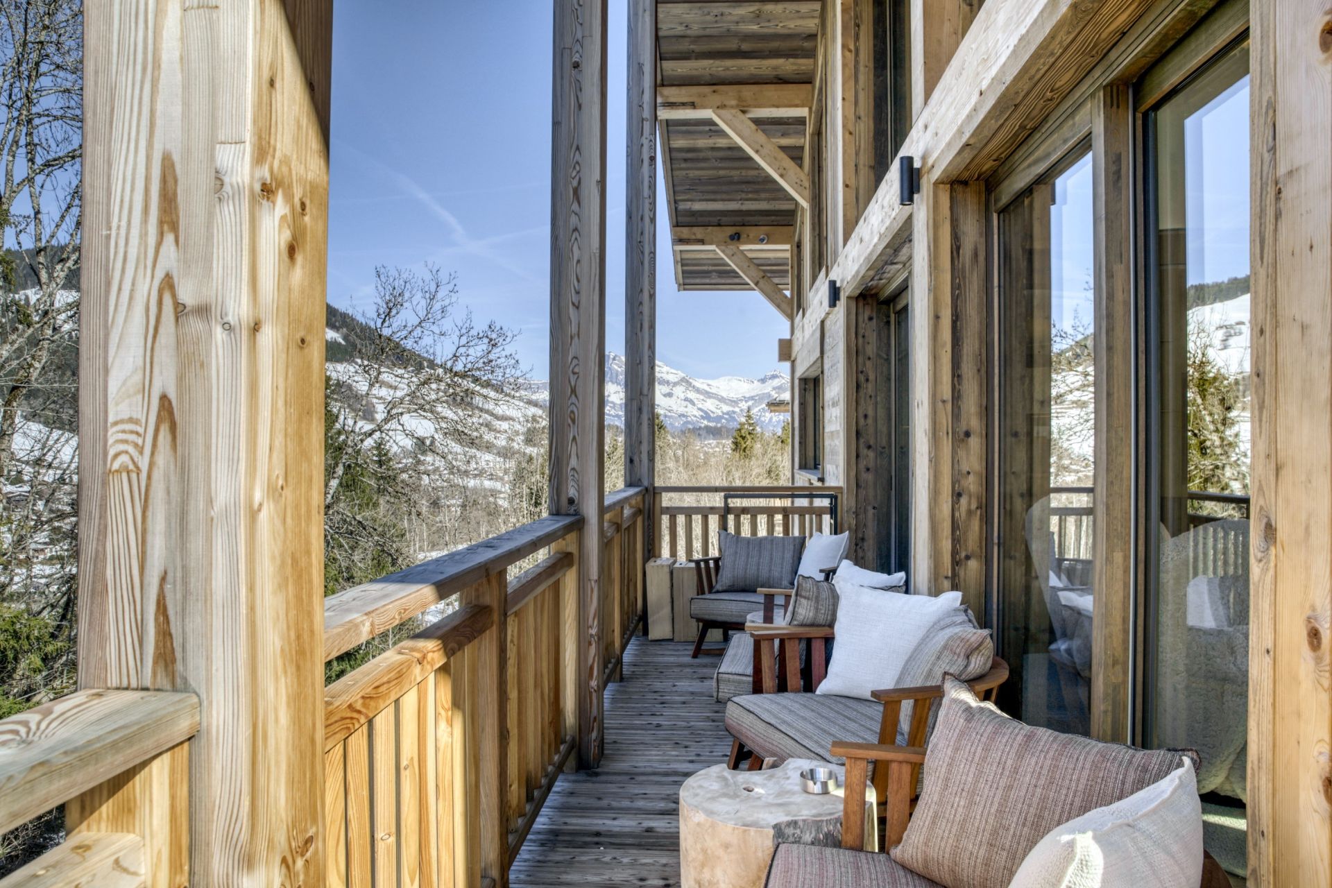 luxury chalet 8 Rooms for seasonal rent on MEGEVE (74120)