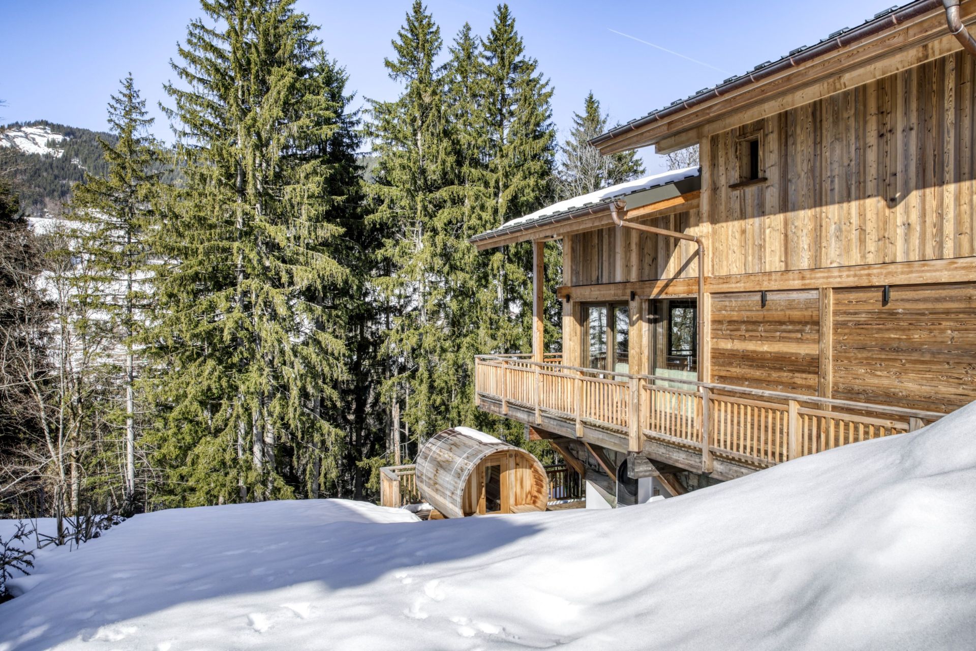 luxury chalet 8 Rooms for seasonal rent on MEGEVE (74120)