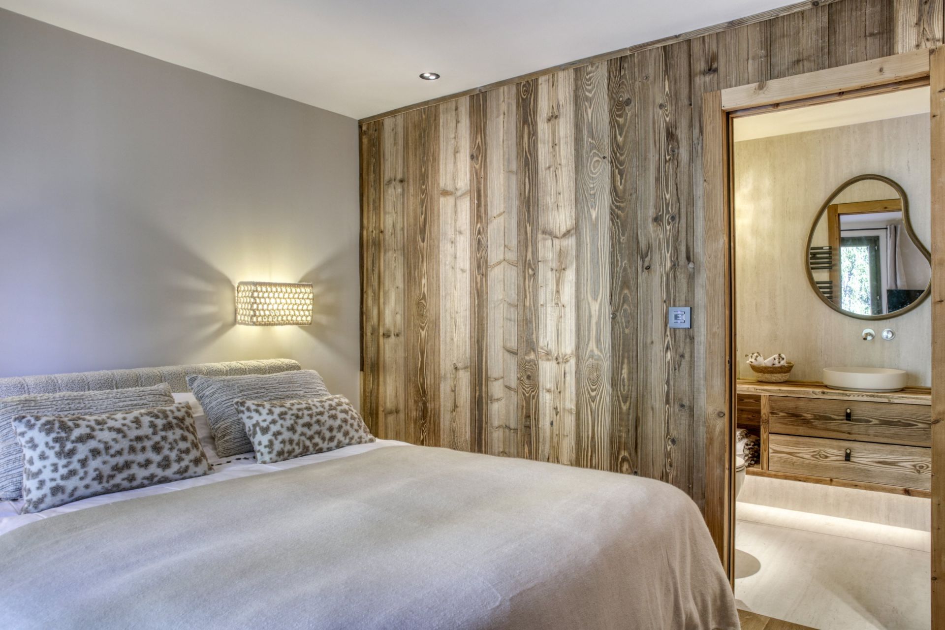 luxury chalet 8 Rooms for seasonal rent on MEGEVE (74120)