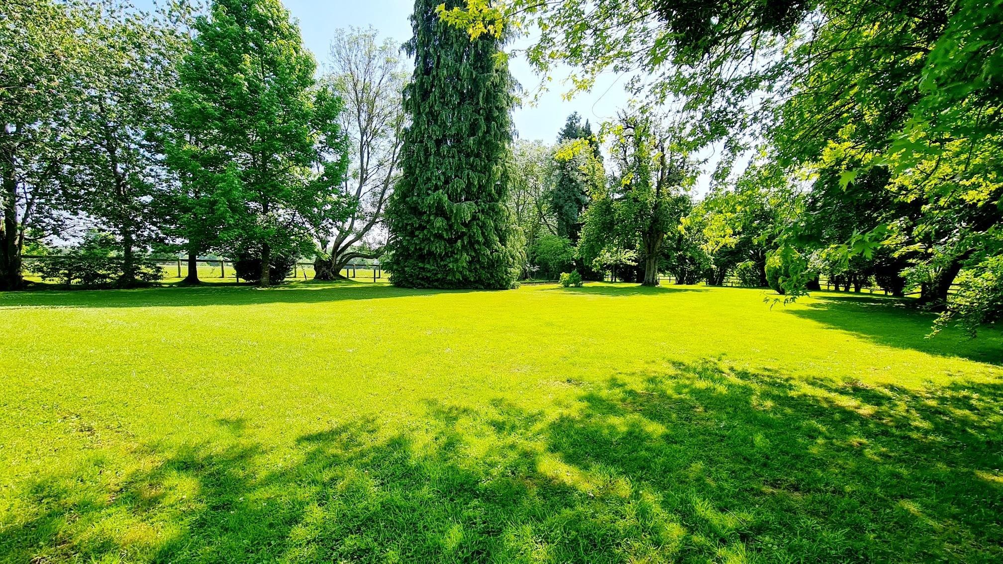 luxury house 6 Rooms for sale on PONT L EVEQUE (14130)
