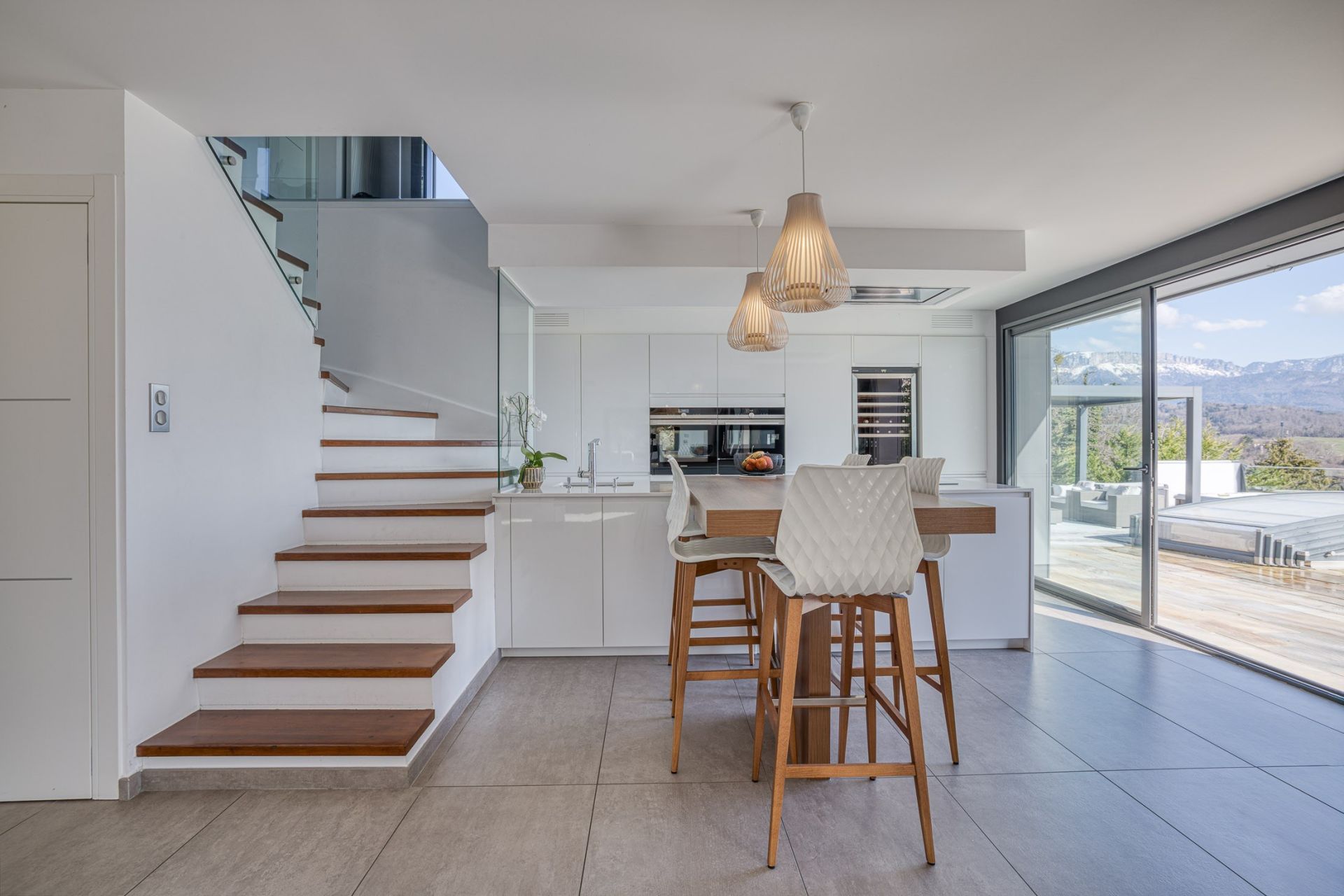 luxury house 8 Rooms for sale on ANNECY (74370)