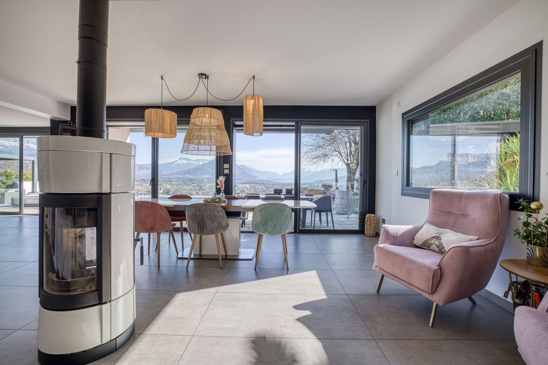 luxury house 8 Rooms for sale on ANNECY (74370)
