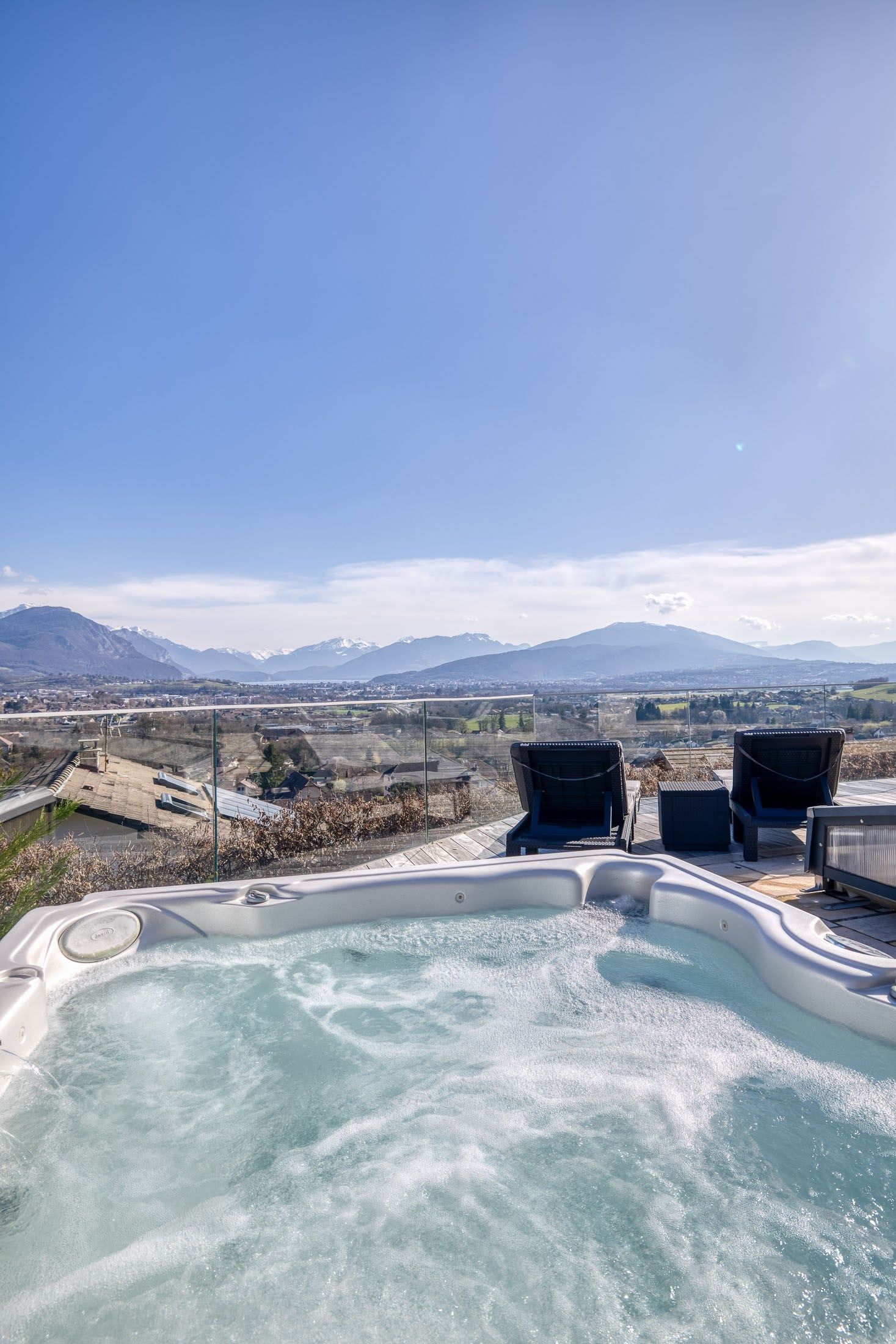 luxury house 8 Rooms for sale on ANNECY (74370)