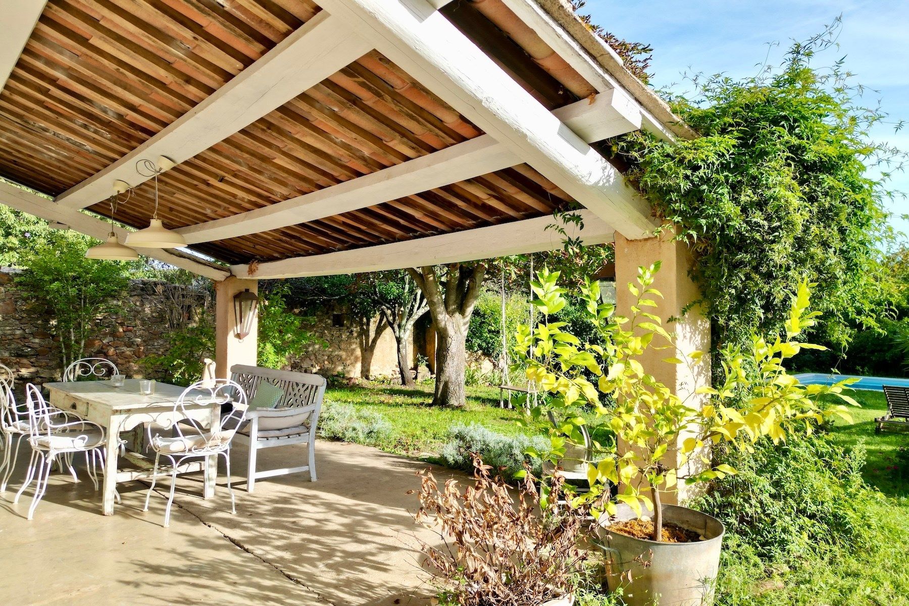luxury house 7 Rooms for sale on UZES (30700)