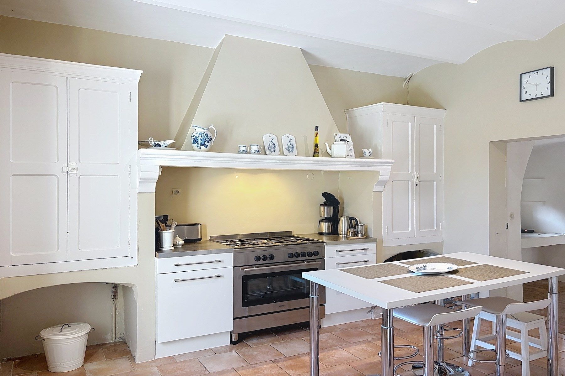 luxury house 7 Rooms for sale on UZES (30700)