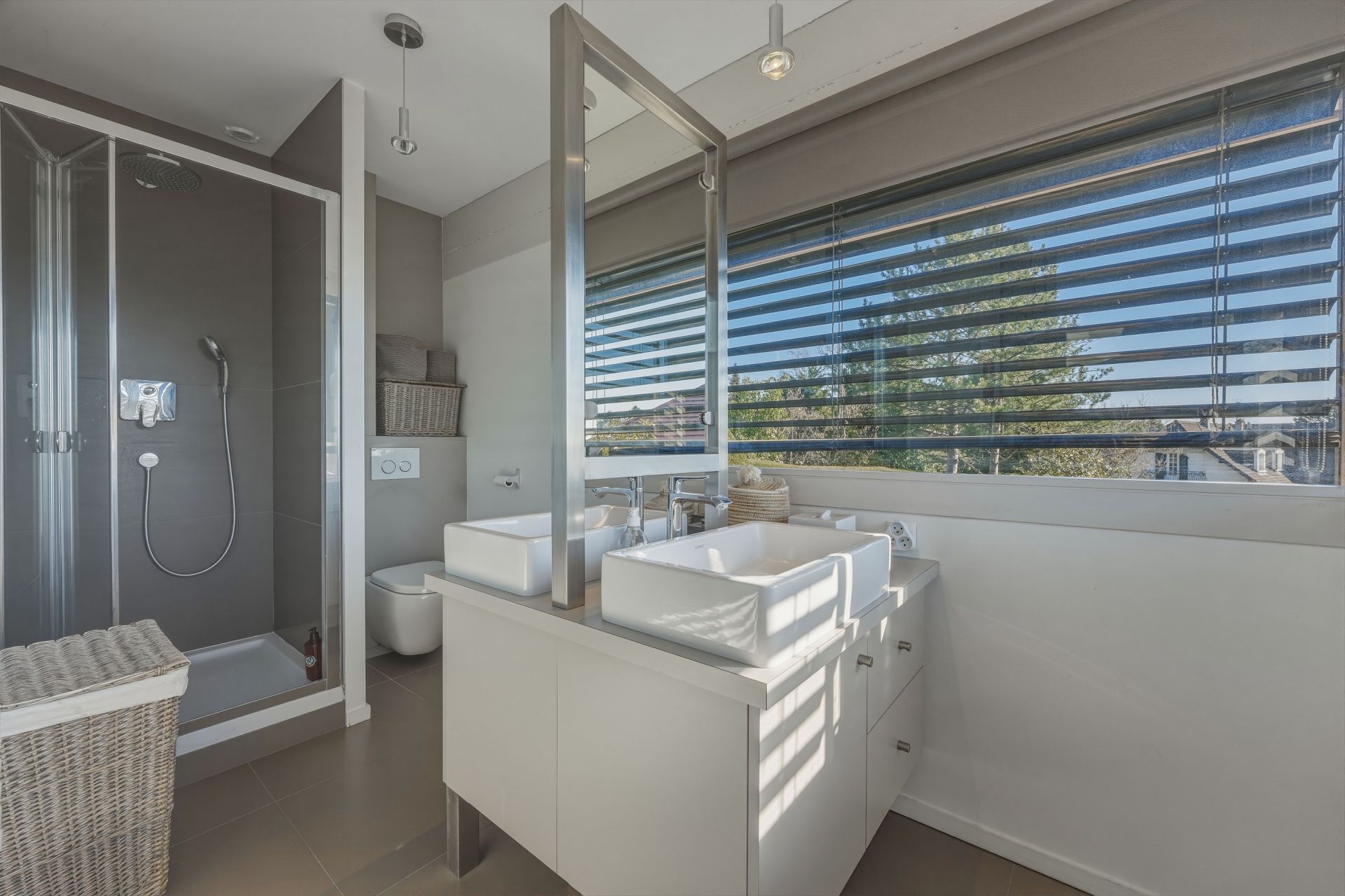 maison de luxe 7 Pièces en vente sur DIVONNE LES BAINS (01220)