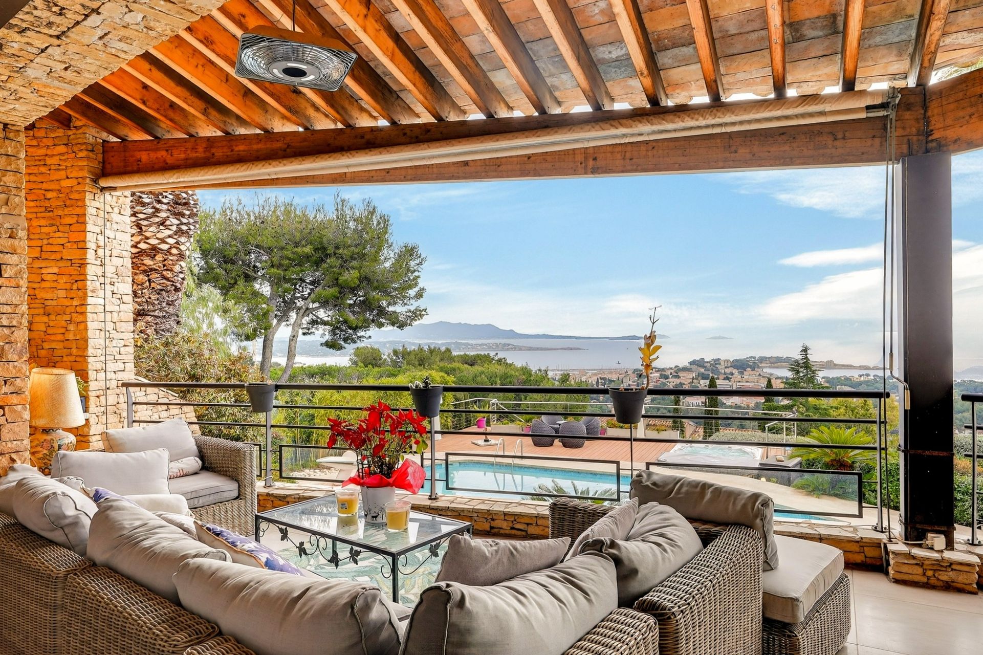 maison de luxe 8 Pièces en vente sur BANDOL (83150)