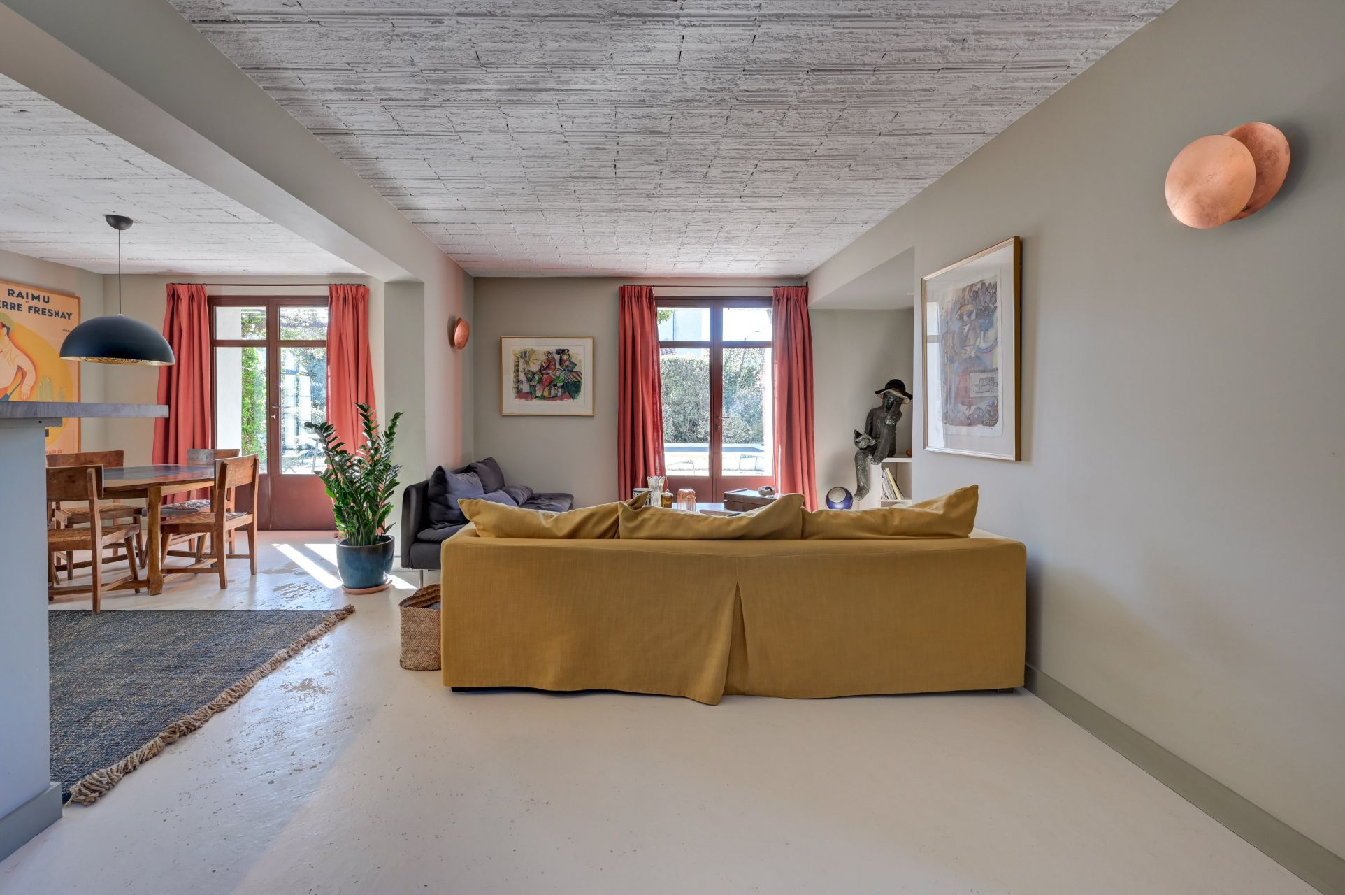 luxury house 6 Rooms for sale on ST REMY DE PROVENCE (13210)