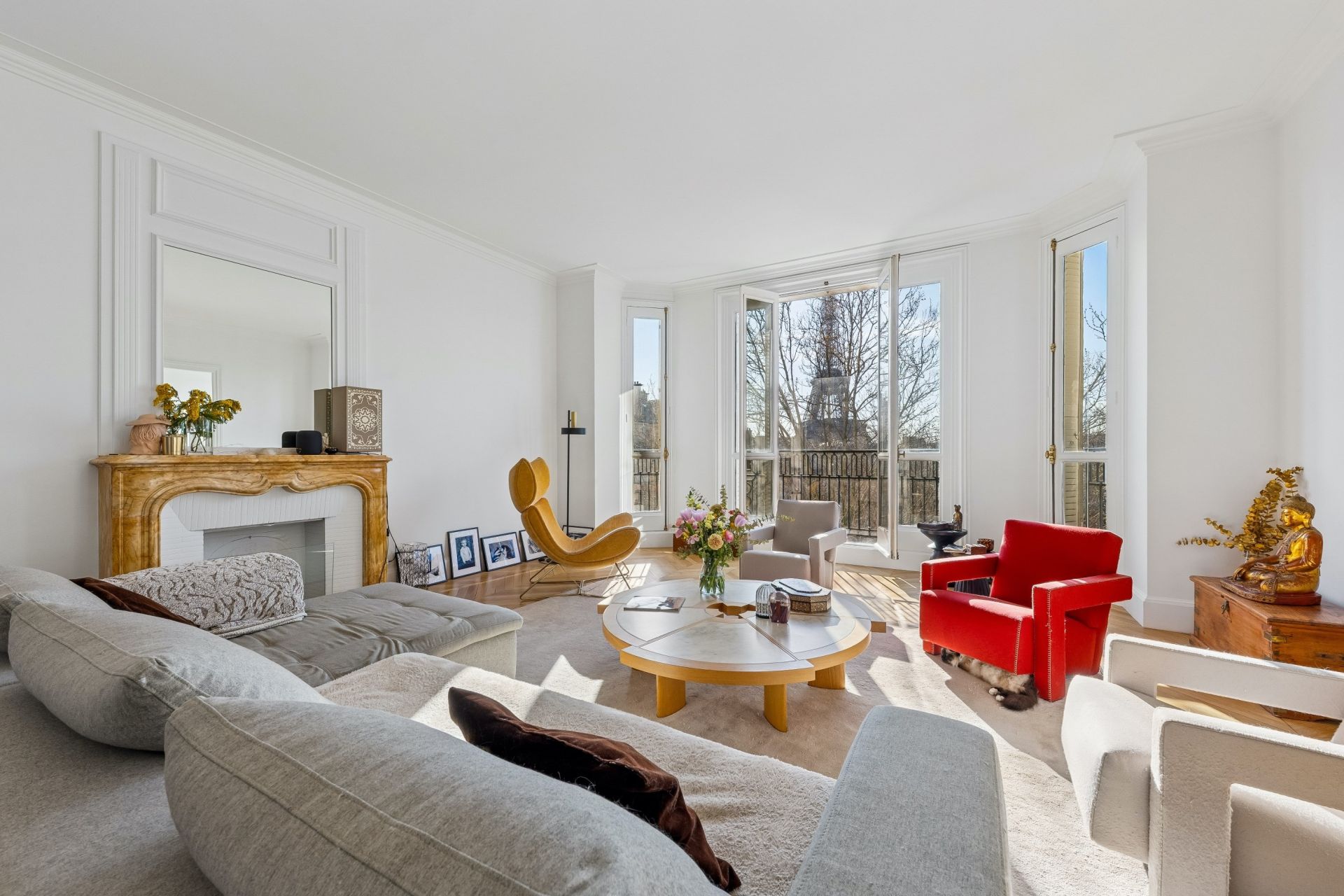 luxury apartment 5 Rooms for sale on PARIS (75007)