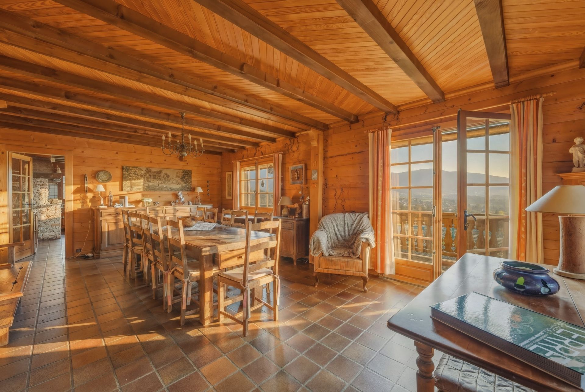 luxury chalet 9 Rooms for sale on PERRIGNIER (74550)