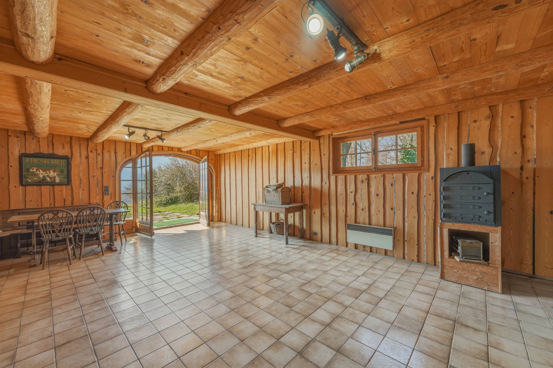 luxury chalet 9 Rooms for sale on PERRIGNIER (74550)