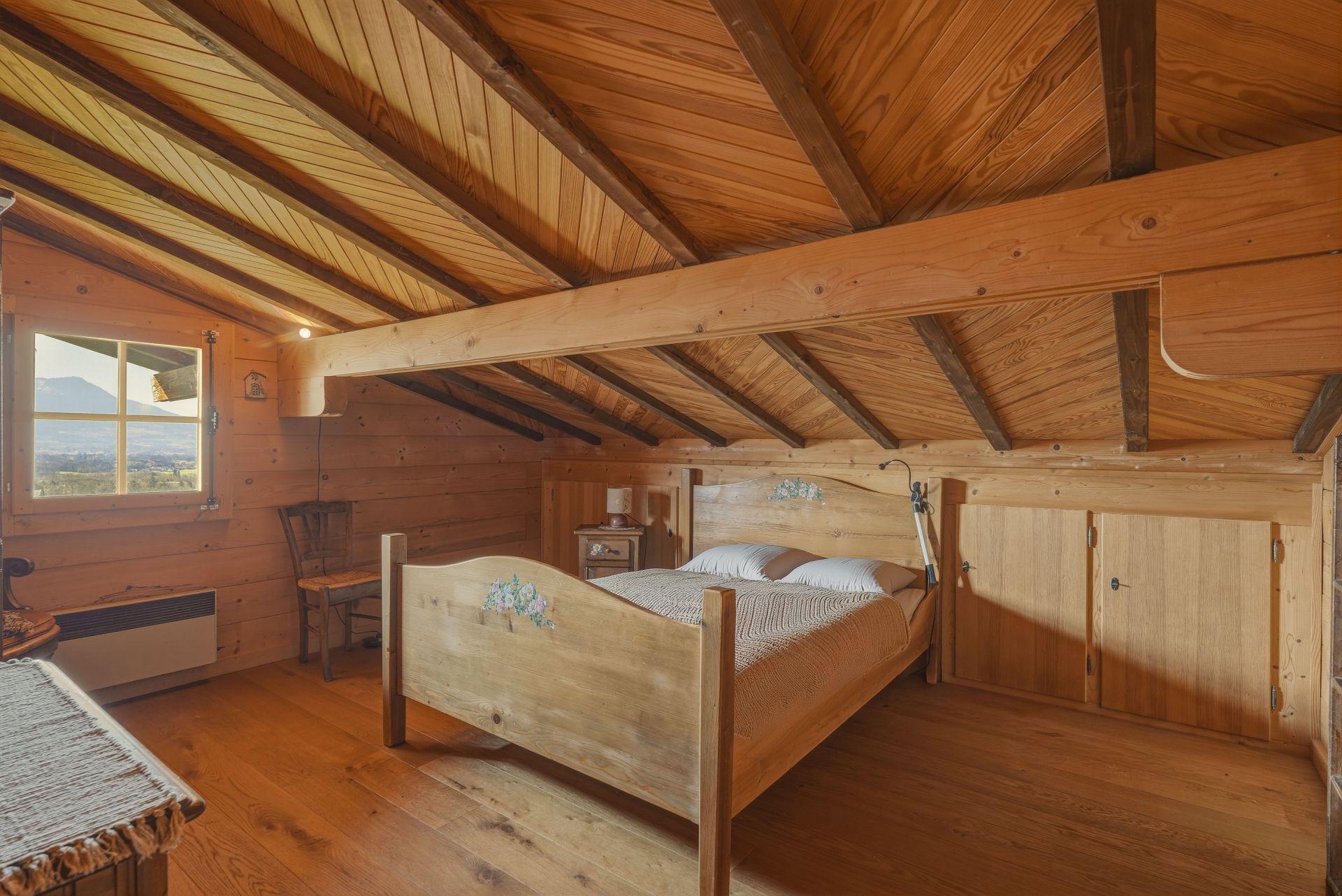 luxury chalet 9 Rooms for sale on PERRIGNIER (74550)