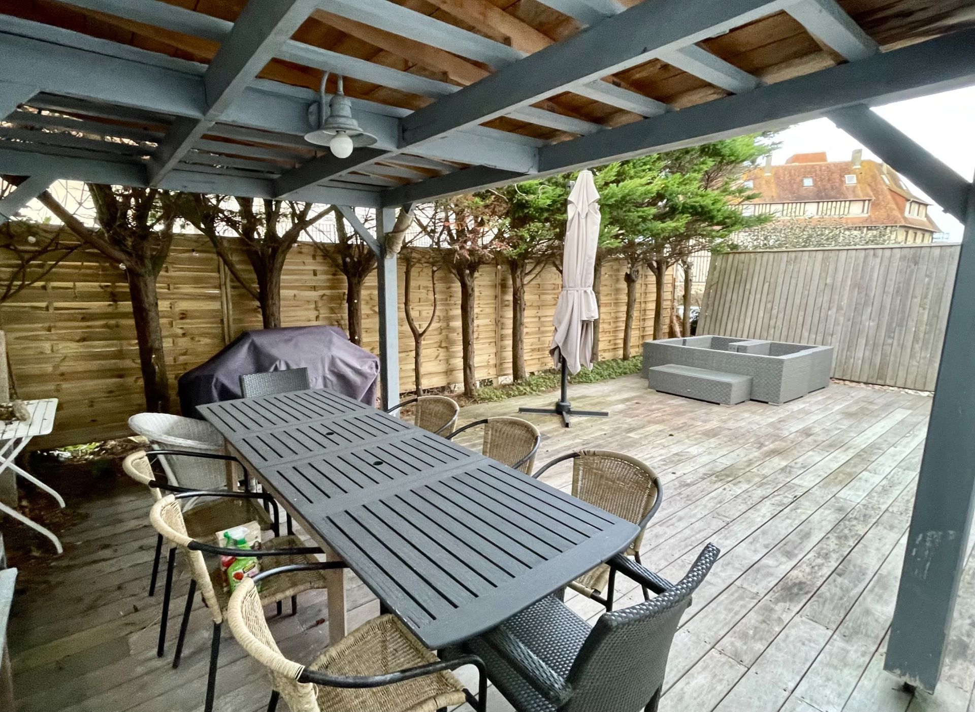 luxury house 9 Rooms for sale on BENERVILLE SUR MER (14910)
