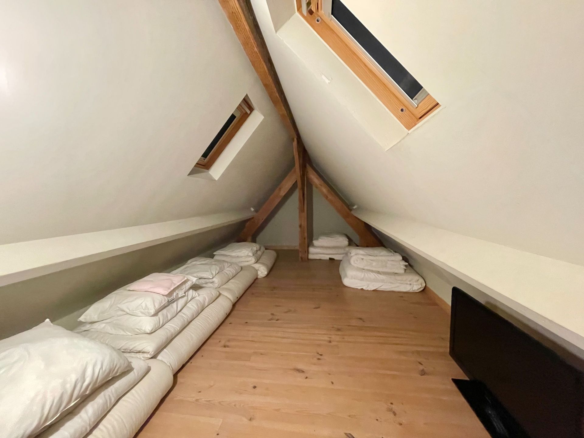 luxury house 9 Rooms for sale on BENERVILLE SUR MER (14910)