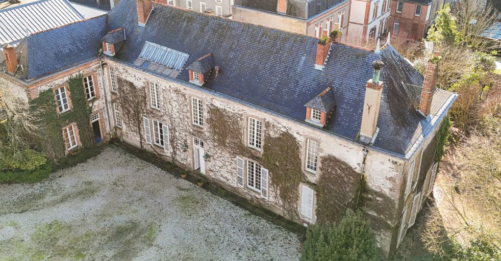 maison de luxe 17 Pièces en vente sur CHOLET (49300)