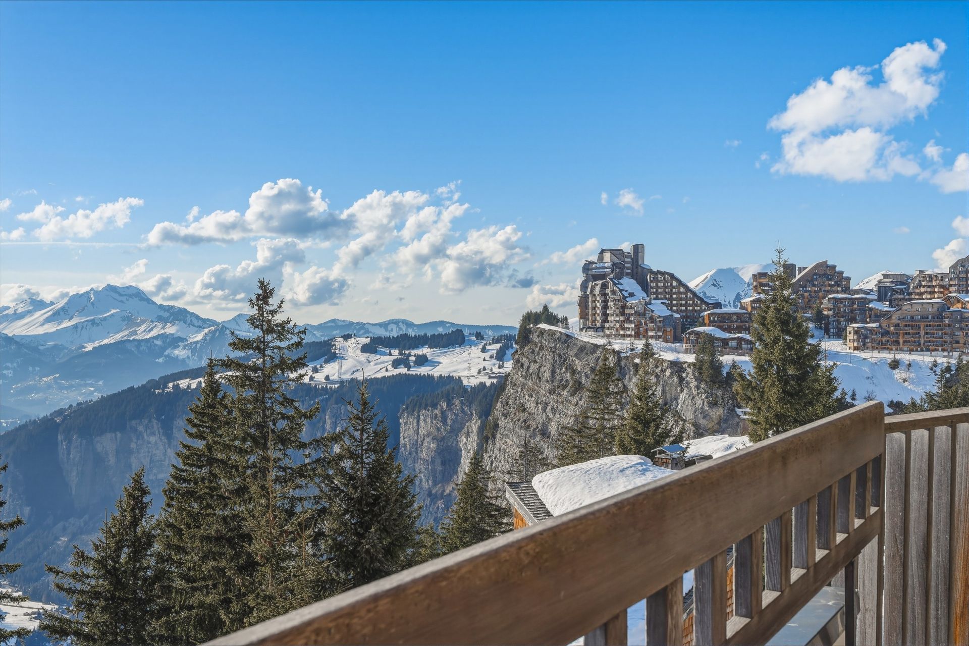 luxury apartment 7 Rooms for sale on AVORIAZ (74110)