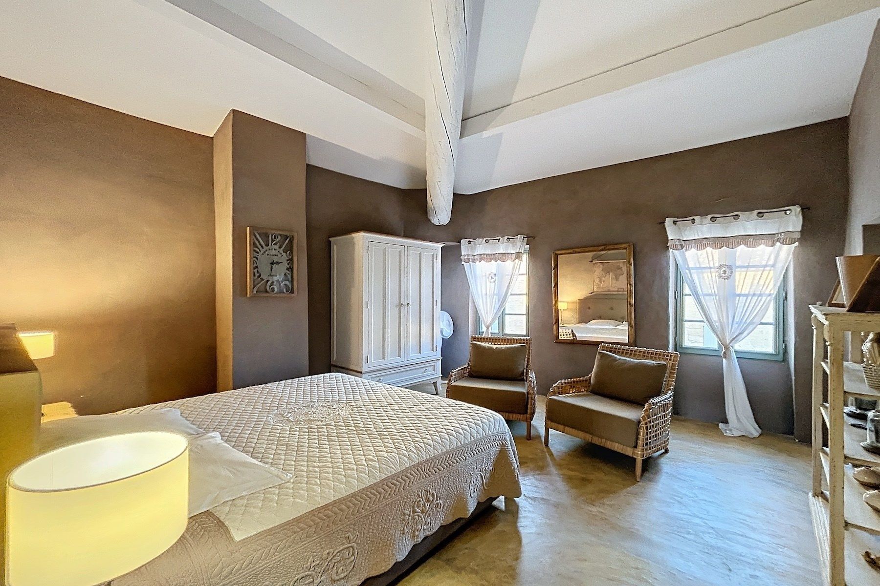 luxury house 9 Rooms for sale on UZES (30700)