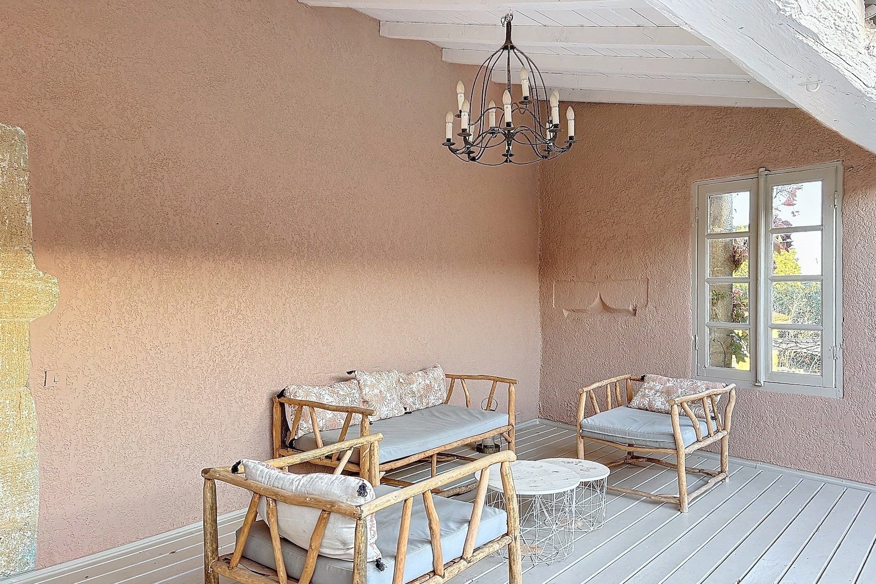 luxury house 9 Rooms for sale on UZES (30700)