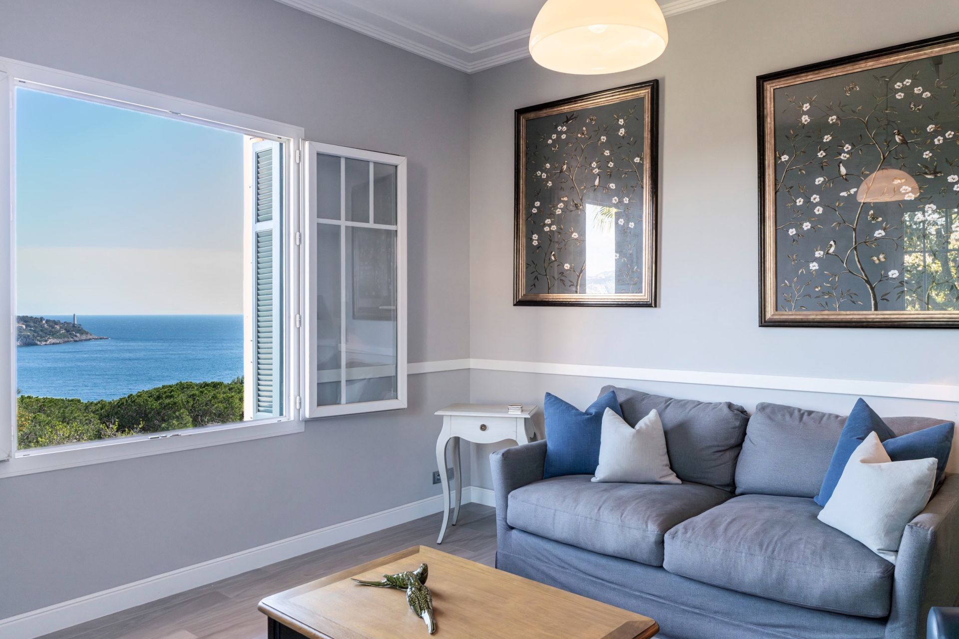 luxury apartment 2 Rooms for sale on NICE (06000)