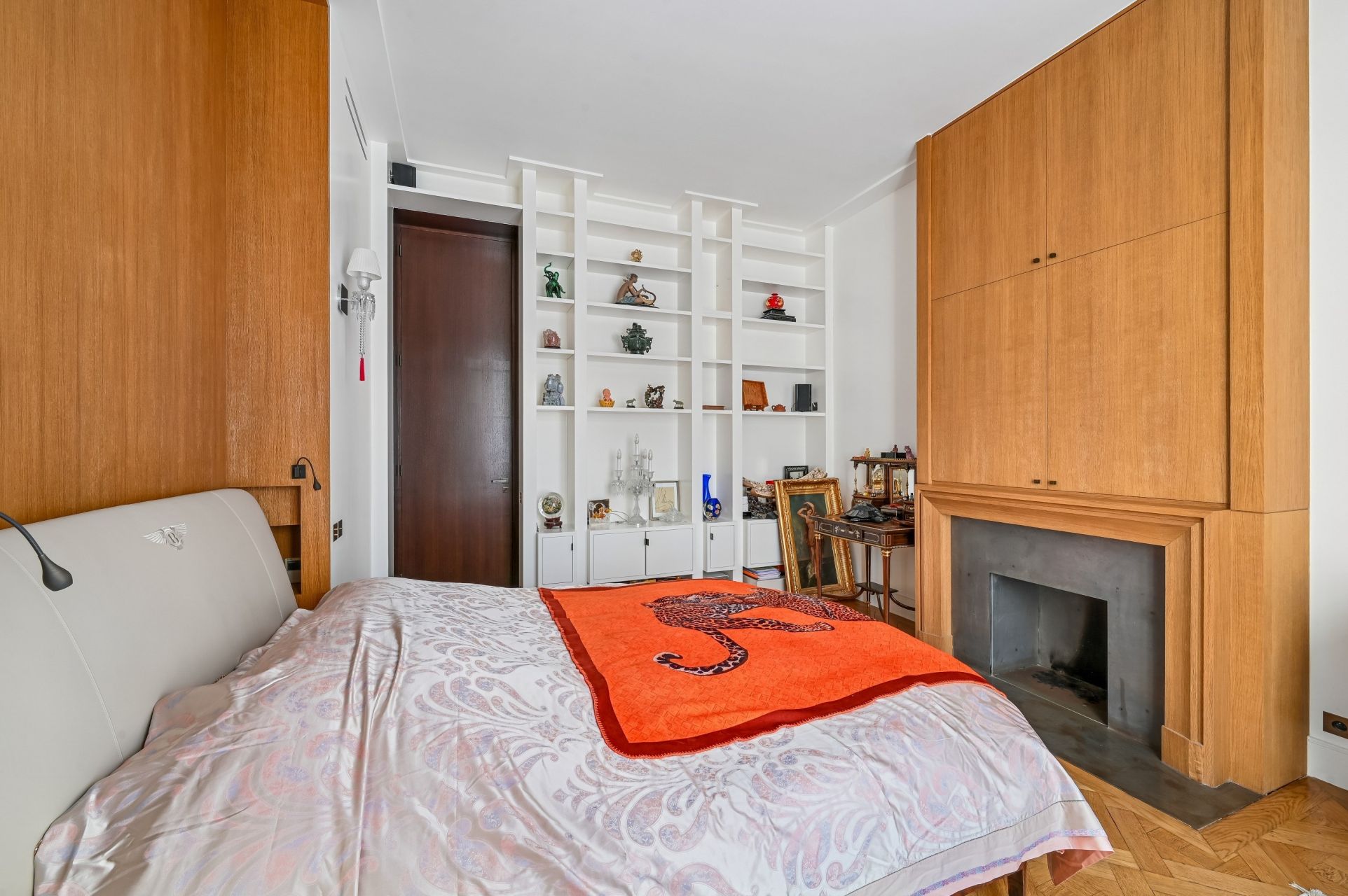 luxury apartment 7 Rooms for sale on PARIS (75016)