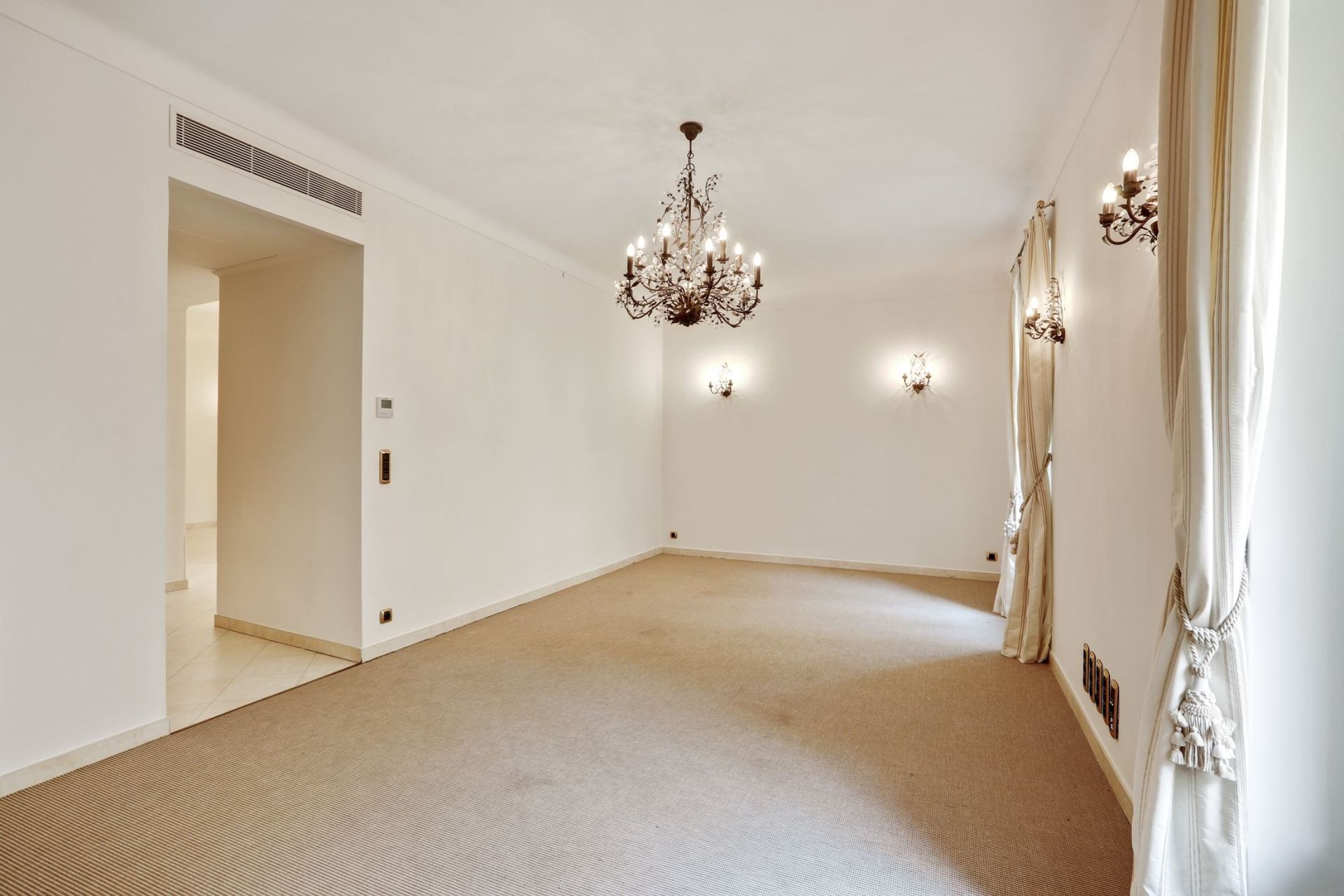 luxury apartment 5 Rooms for rent on MONACO (98000)