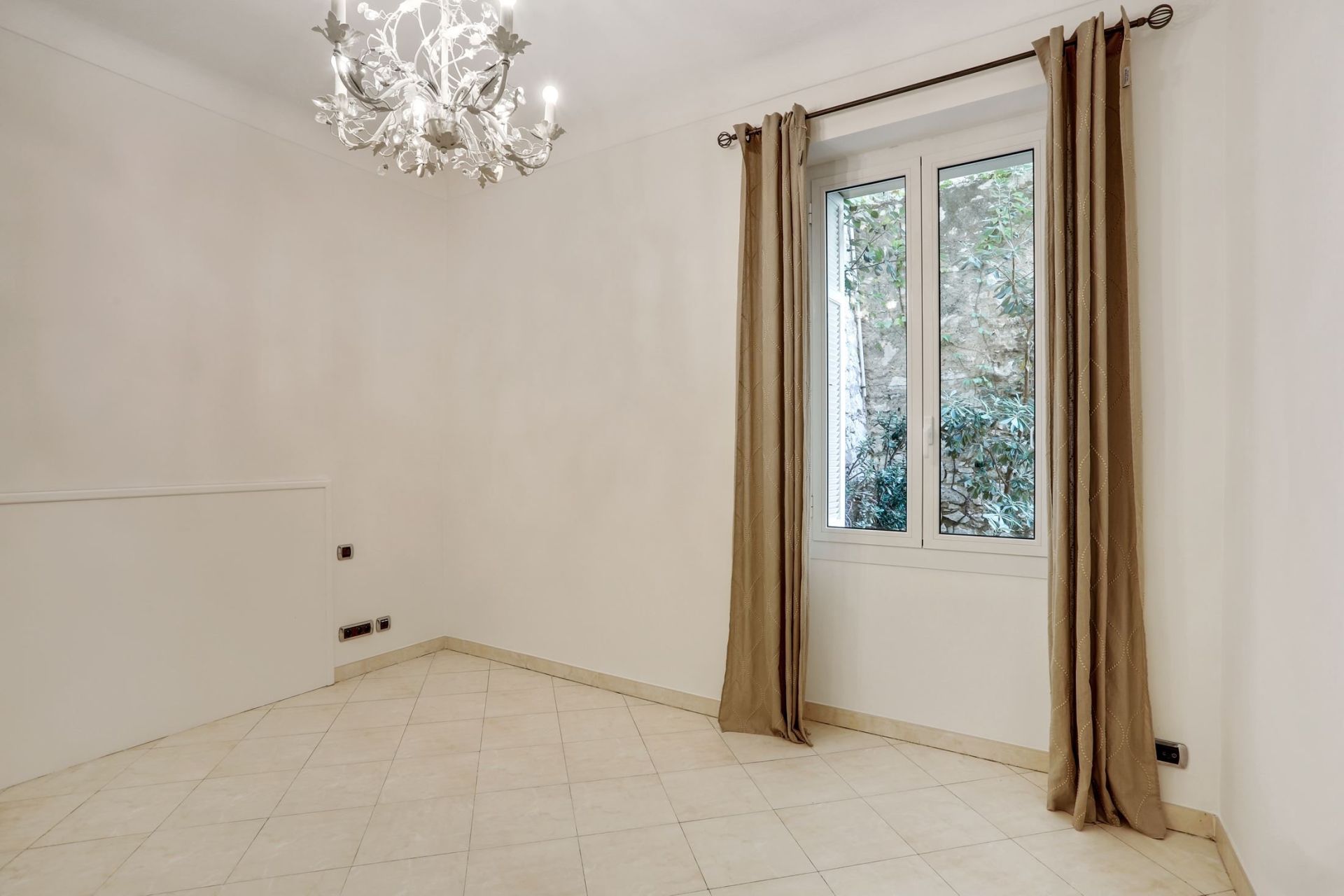 luxury apartment 5 Rooms for rent on MONACO (98000)