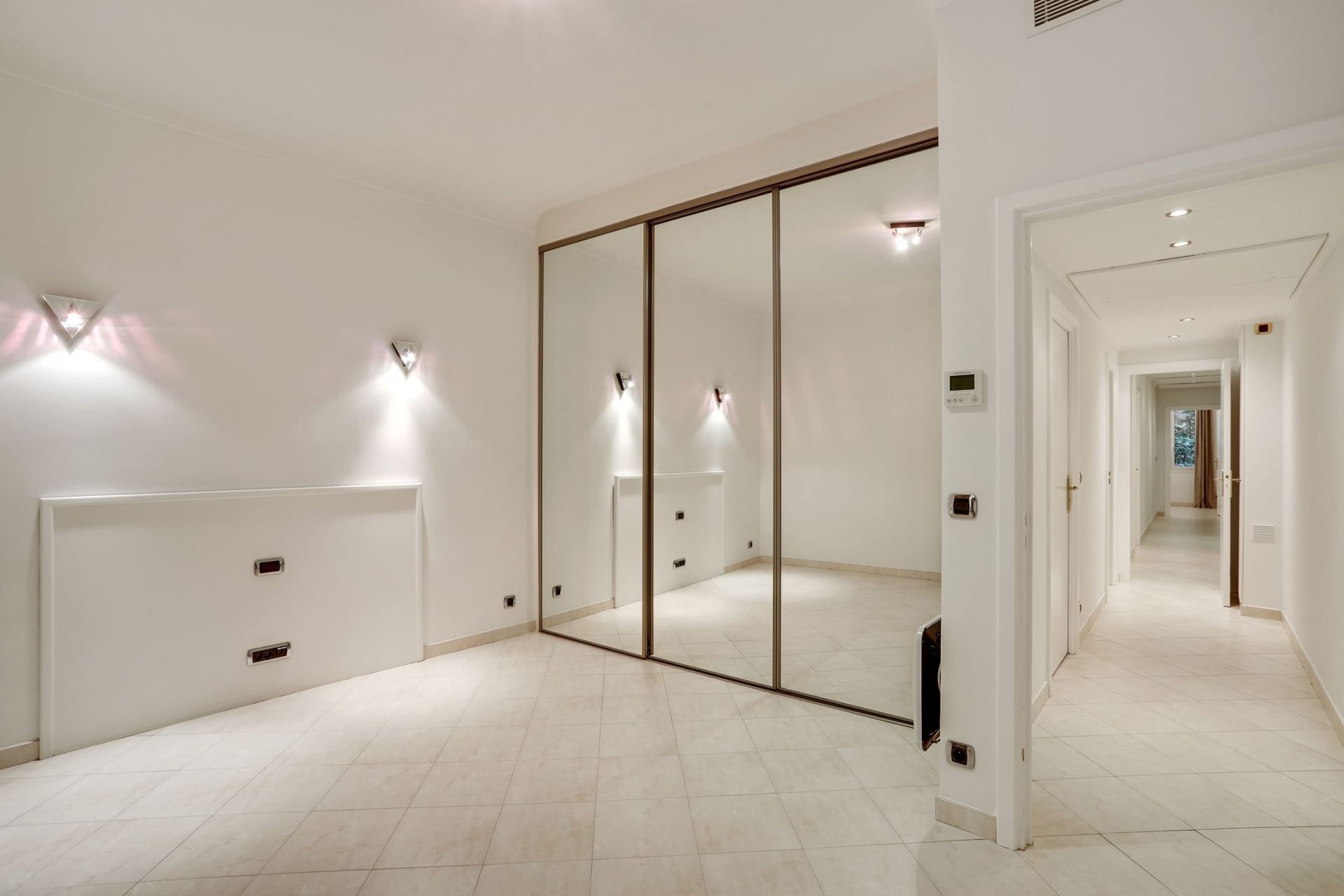 luxury apartment 5 Rooms for rent on MONACO (98000)