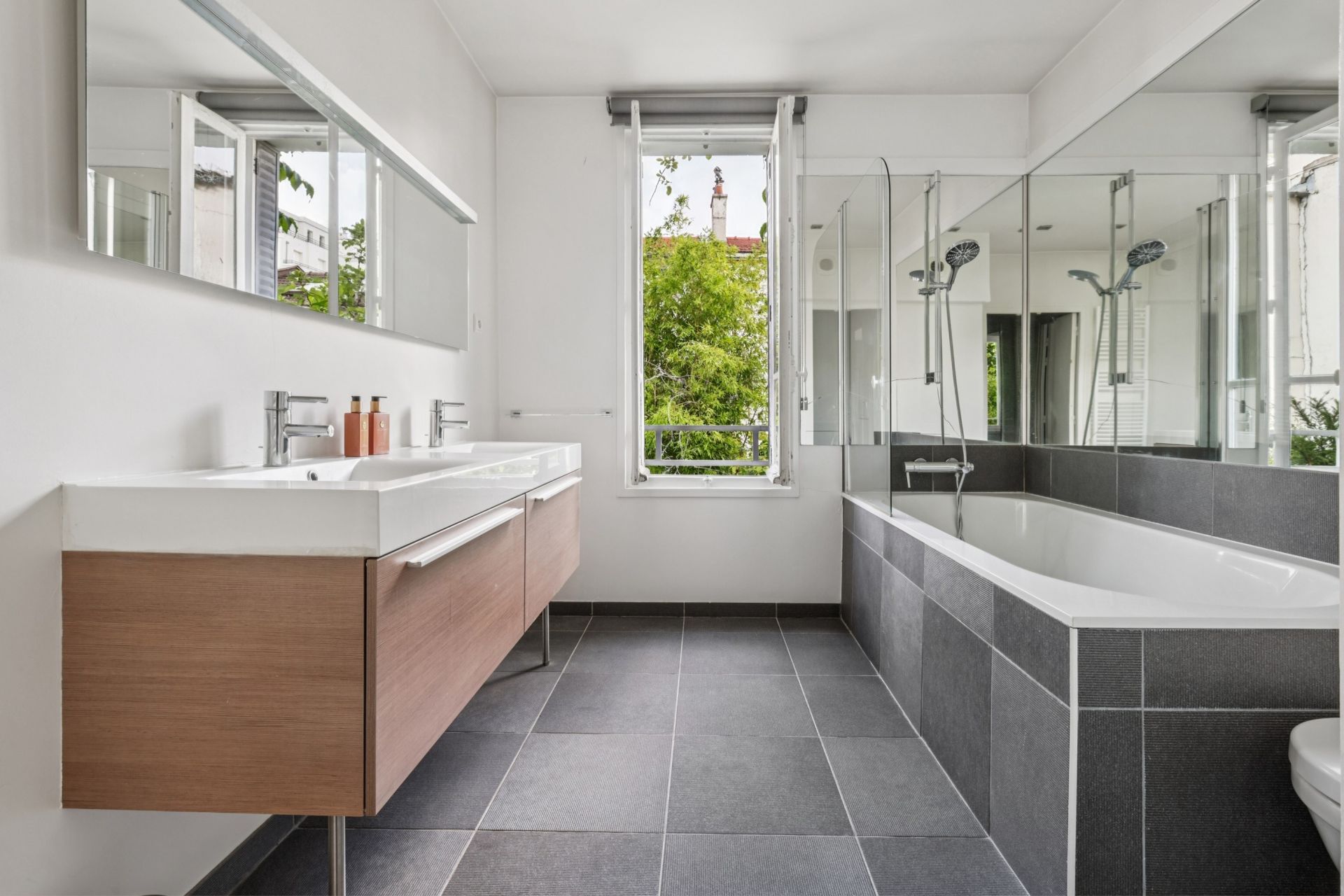 maison de ville 7 Pièces en vente sur PARIS (75016)