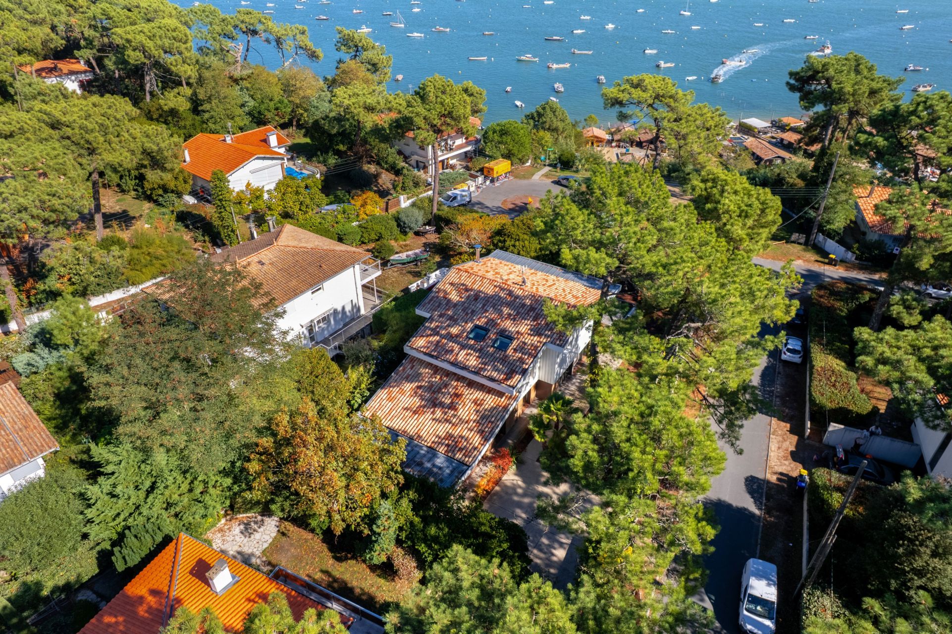 luxury house 9 Rooms for sale on CAP FERRET (33970)