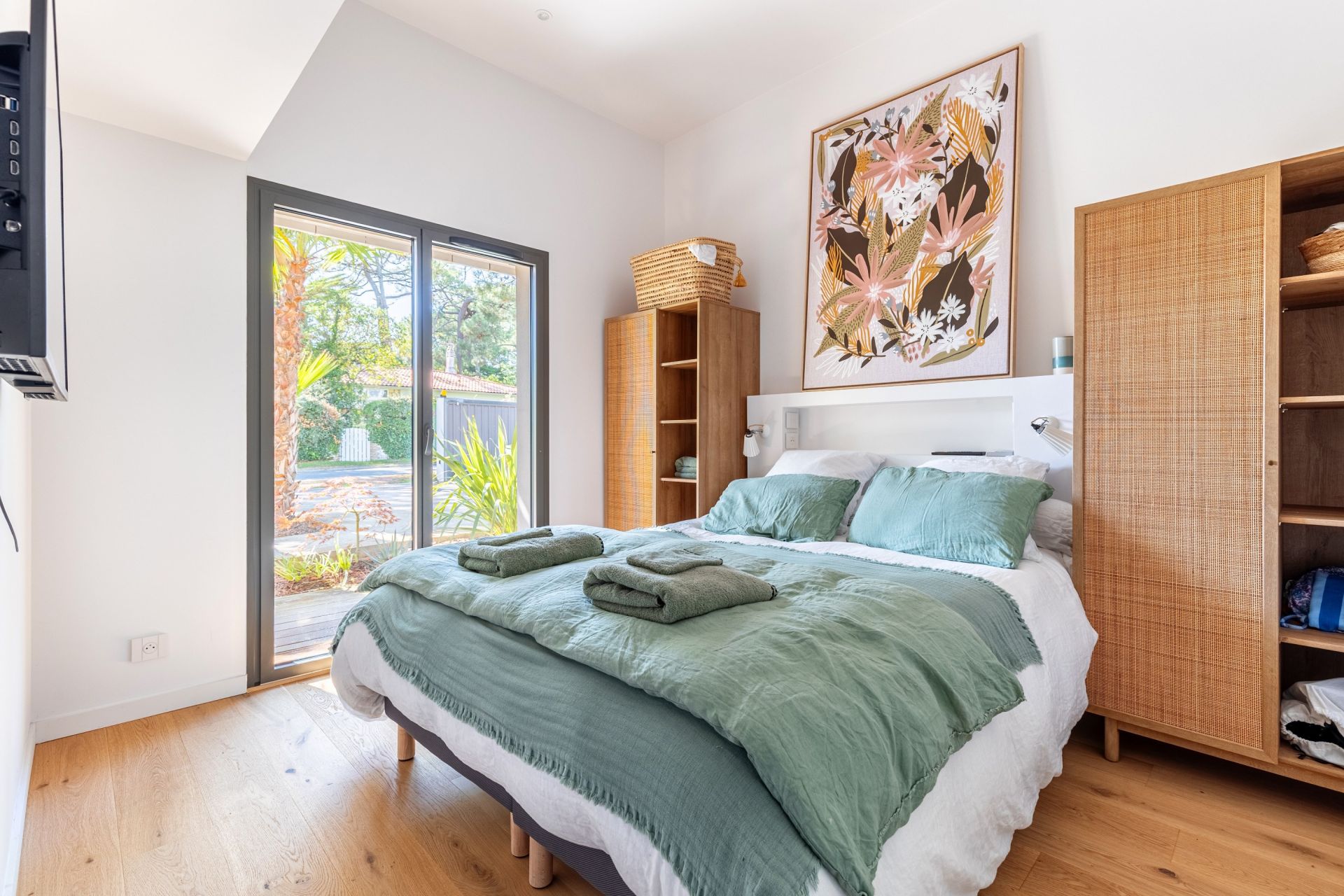 luxury house 9 Rooms for sale on CAP FERRET (33970)