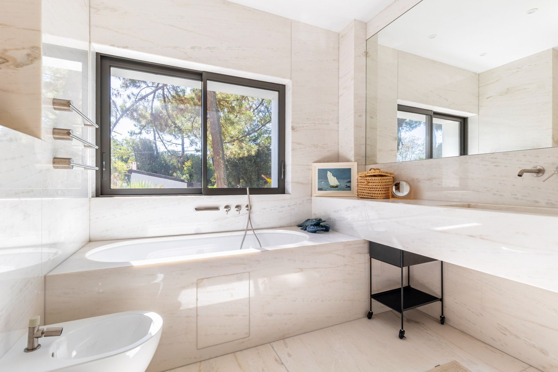 luxury house 9 Rooms for sale on CAP FERRET (33970)