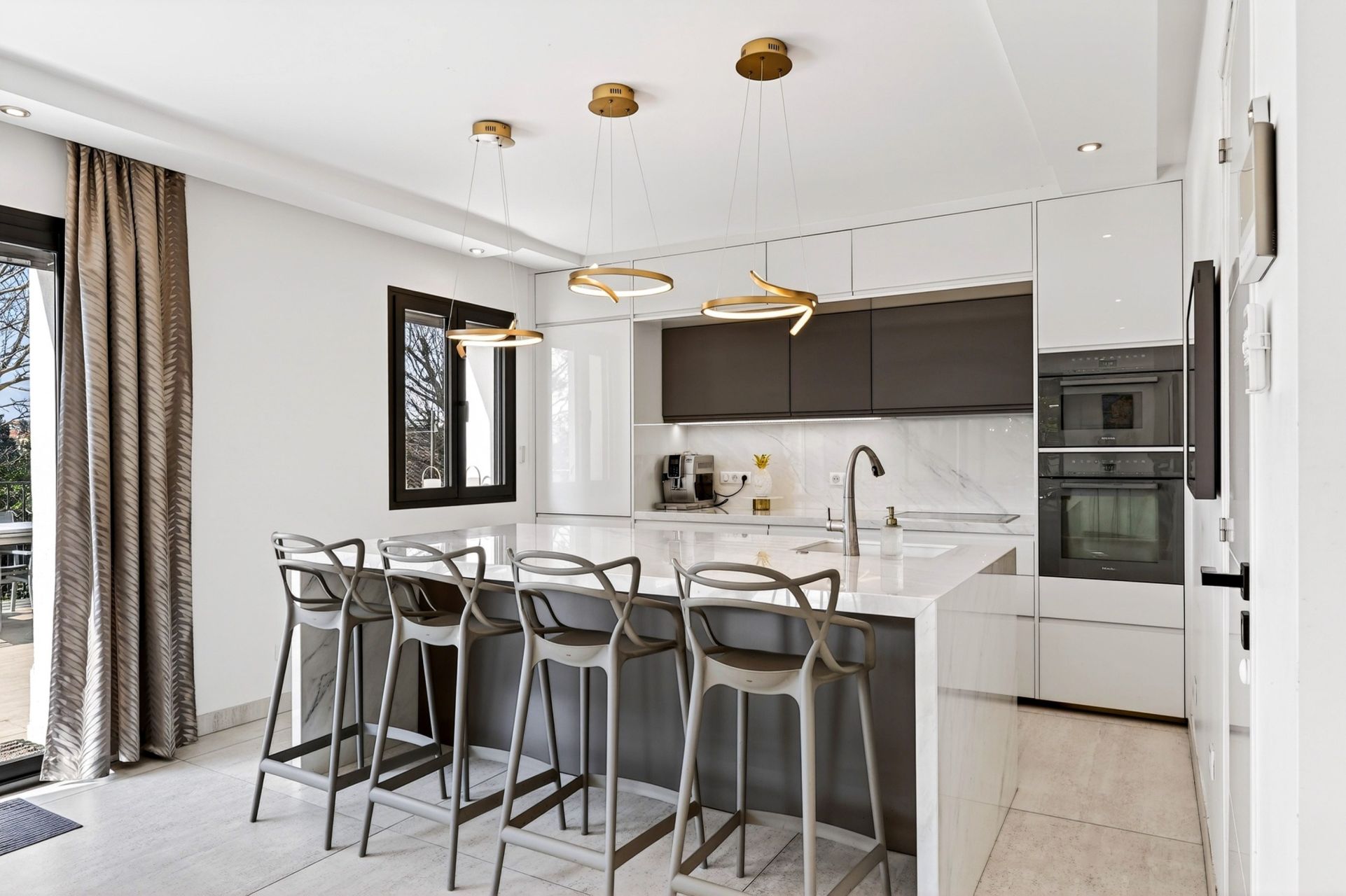 maison de luxe 10 Pièces en vente sur MARSEILLE (13012)