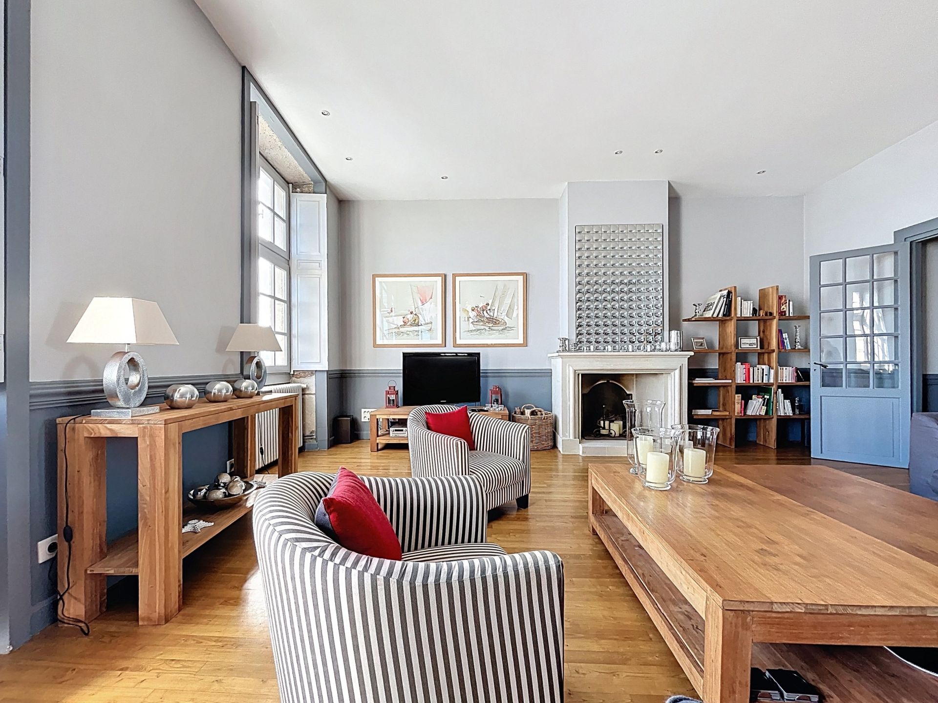 luxury apartment 5 Rooms for sale on CIBOURE (64500)