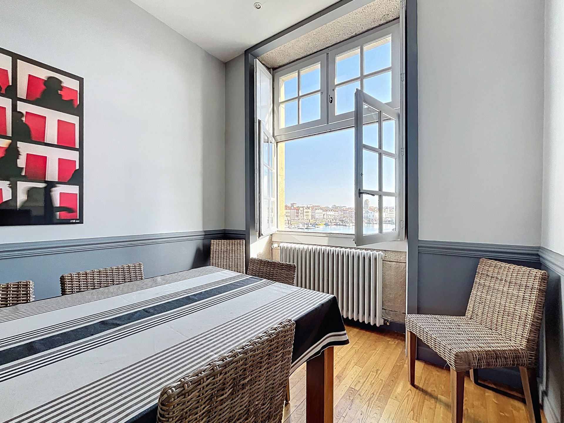 luxury apartment 5 Rooms for sale on CIBOURE (64500)