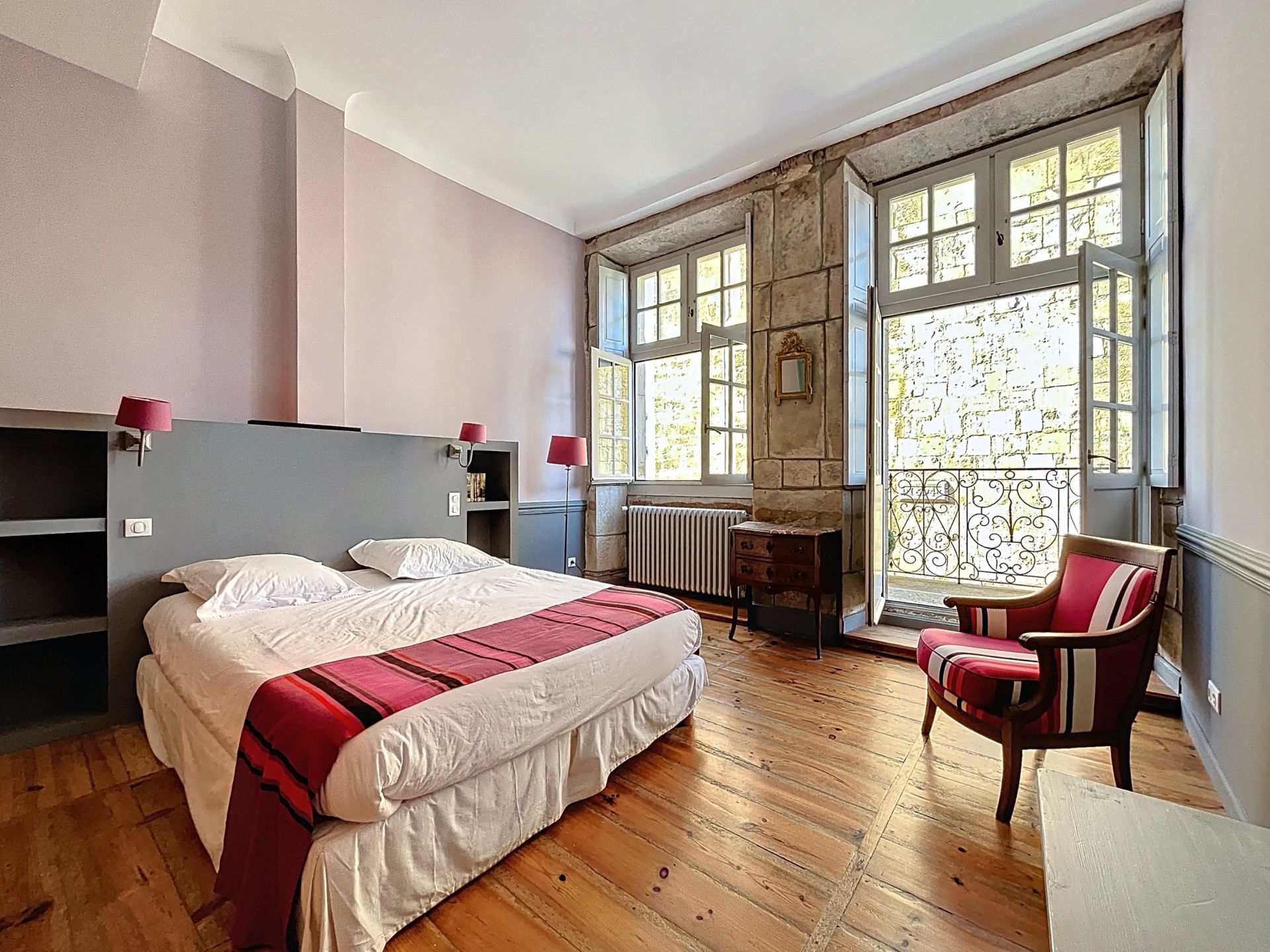 luxury apartment 5 Rooms for sale on CIBOURE (64500)