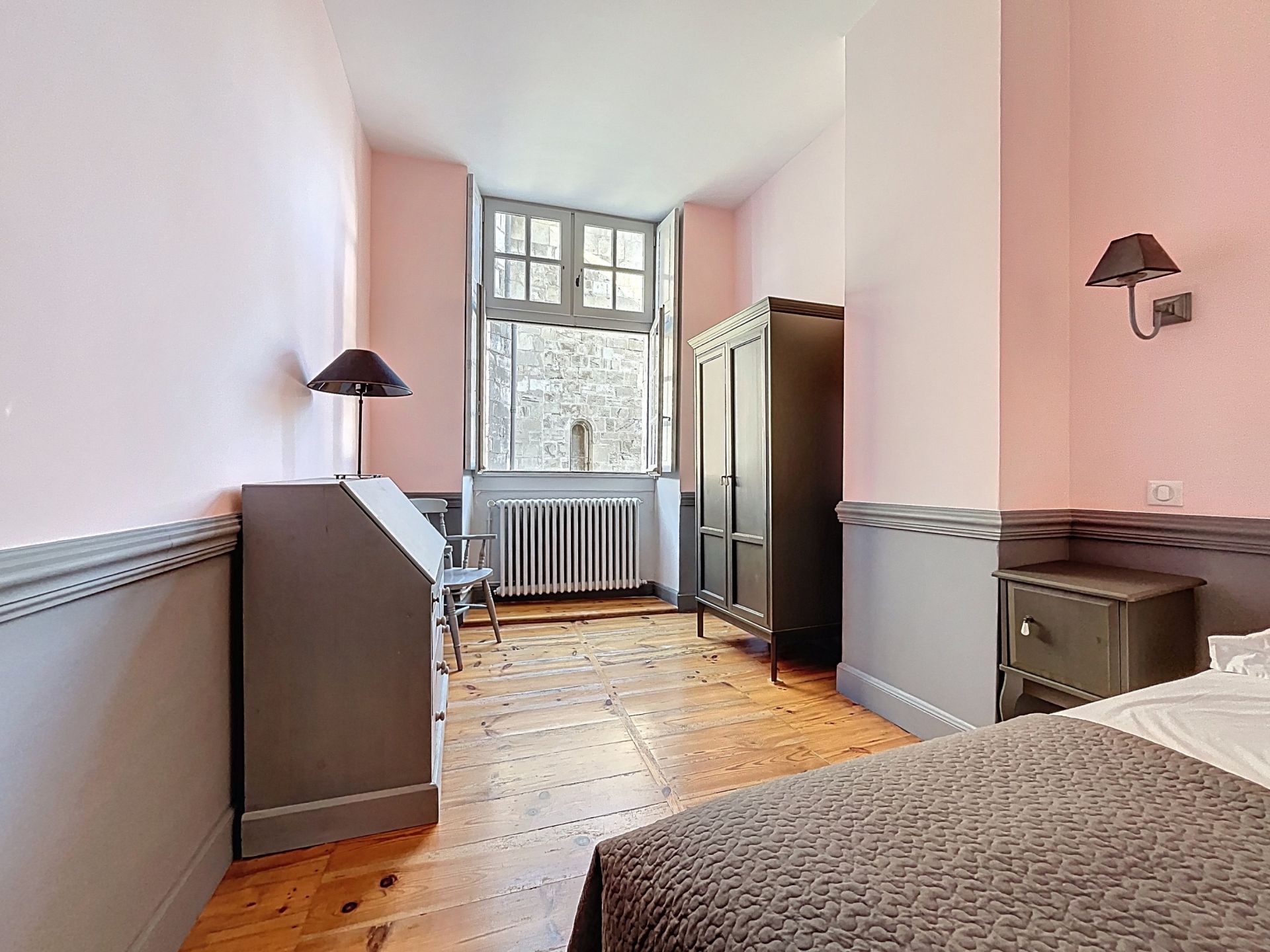 luxury apartment 5 Rooms for sale on CIBOURE (64500)