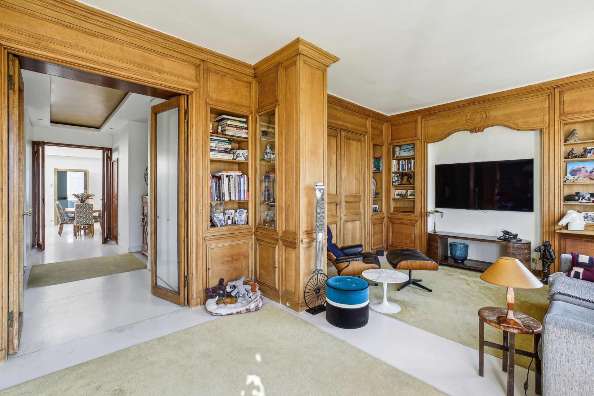 luxury apartment 6 Rooms for sale on PARIS (75016)